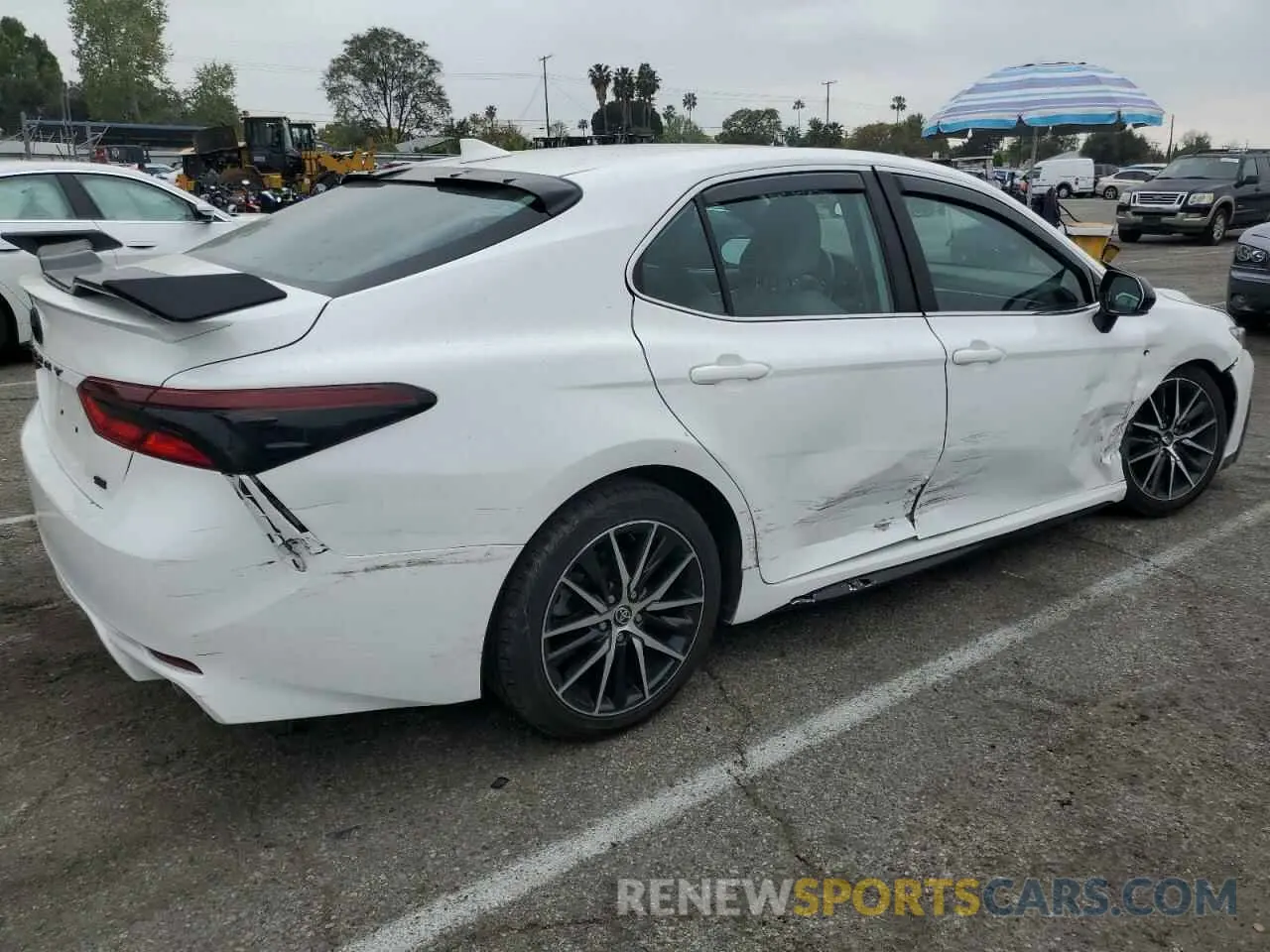 3 Photograph of a damaged car 4T1G11AK6MU611646 TOYOTA CAMRY 2021