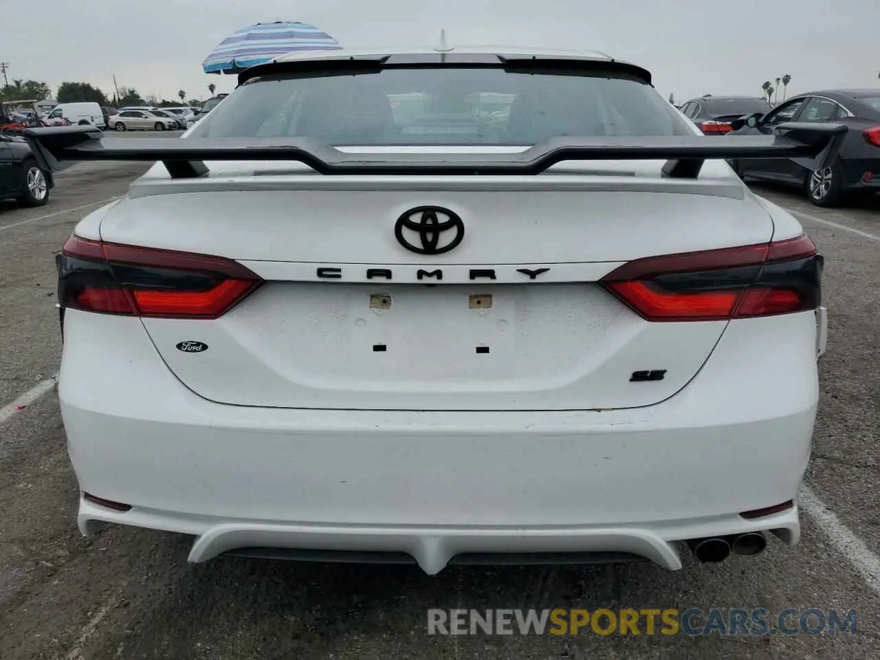 6 Photograph of a damaged car 4T1G11AK6MU611646 TOYOTA CAMRY 2021
