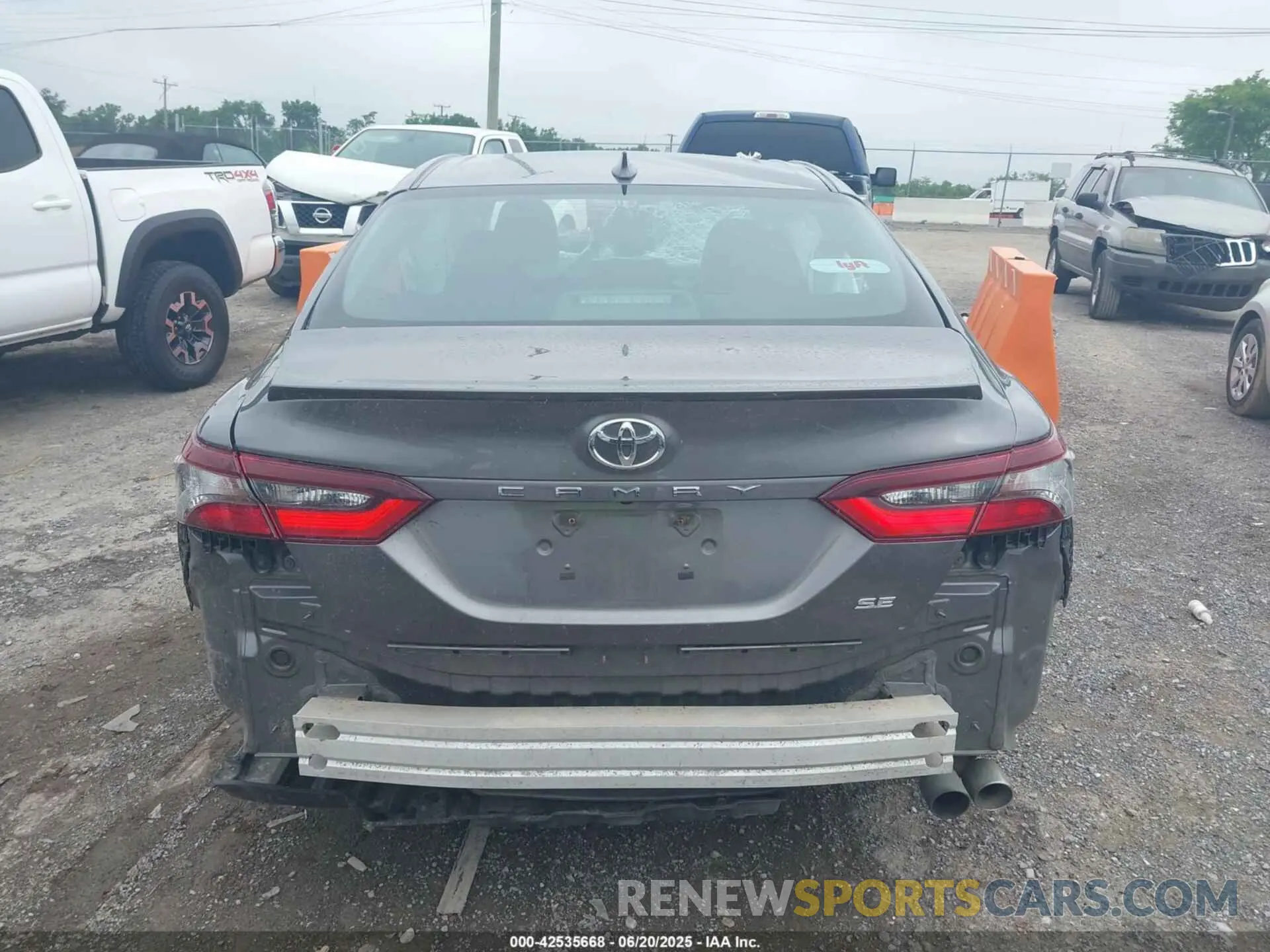 16 Photograph of a damaged car 4T1G11AK7MU523771 TOYOTA CAMRY 2021