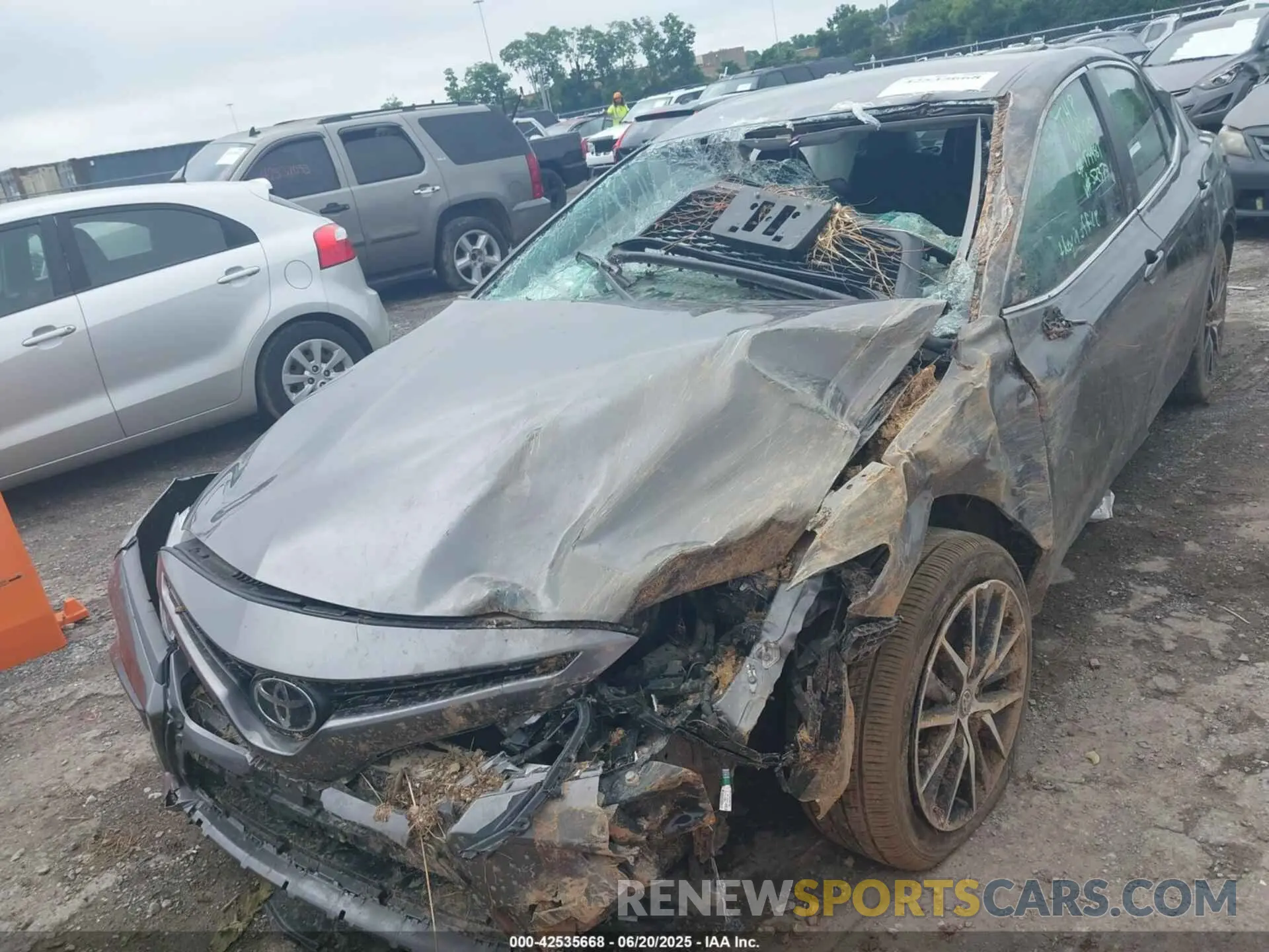 6 Photograph of a damaged car 4T1G11AK7MU523771 TOYOTA CAMRY 2021