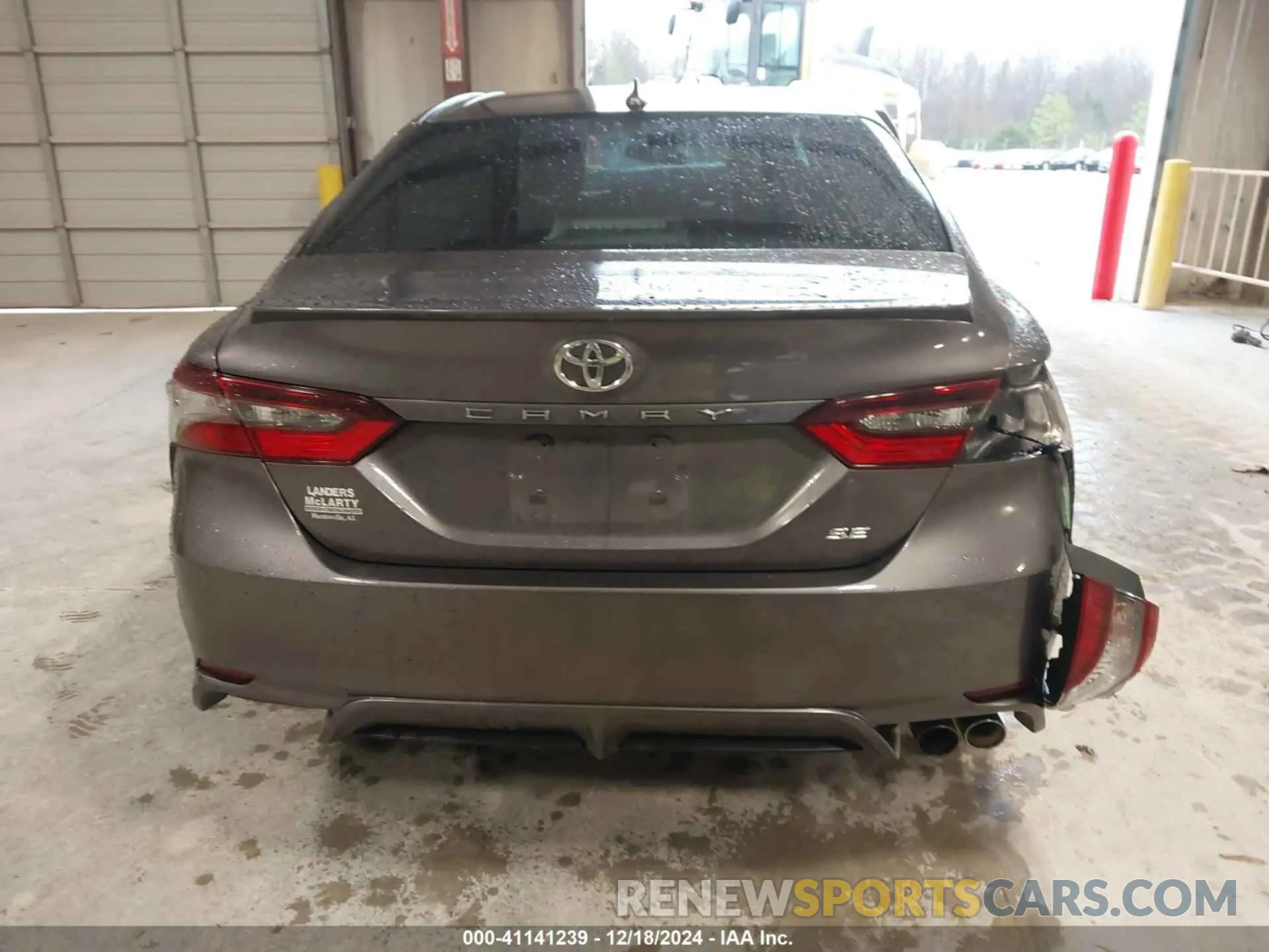 16 Photograph of a damaged car 4T1G11AK7MU531241 TOYOTA CAMRY 2021