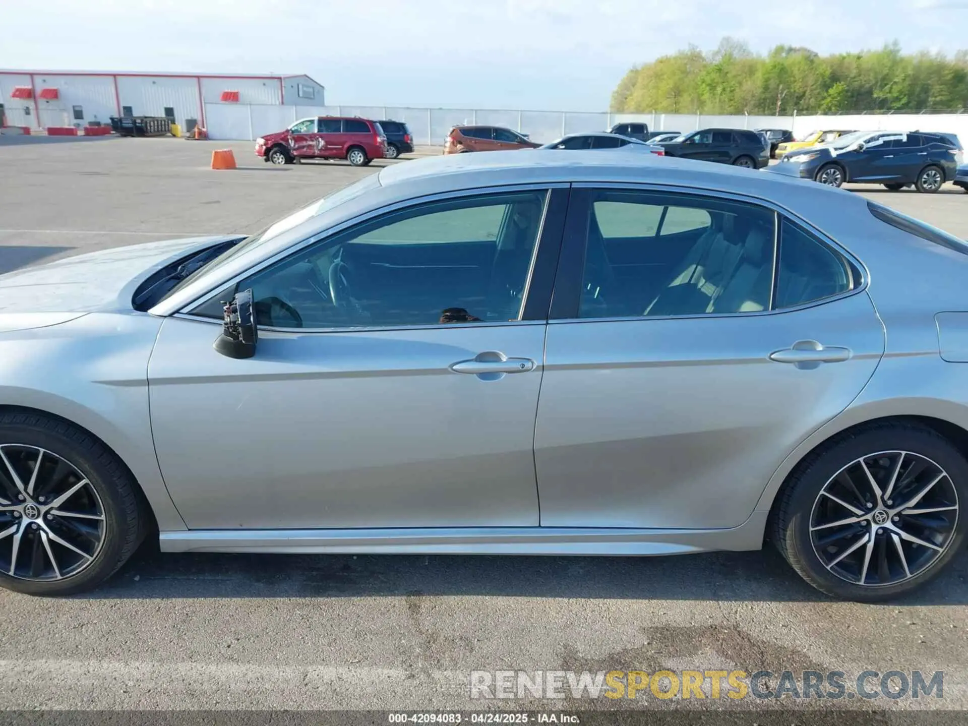 14 Photograph of a damaged car 4T1G11AK7MU560819 TOYOTA CAMRY 2021