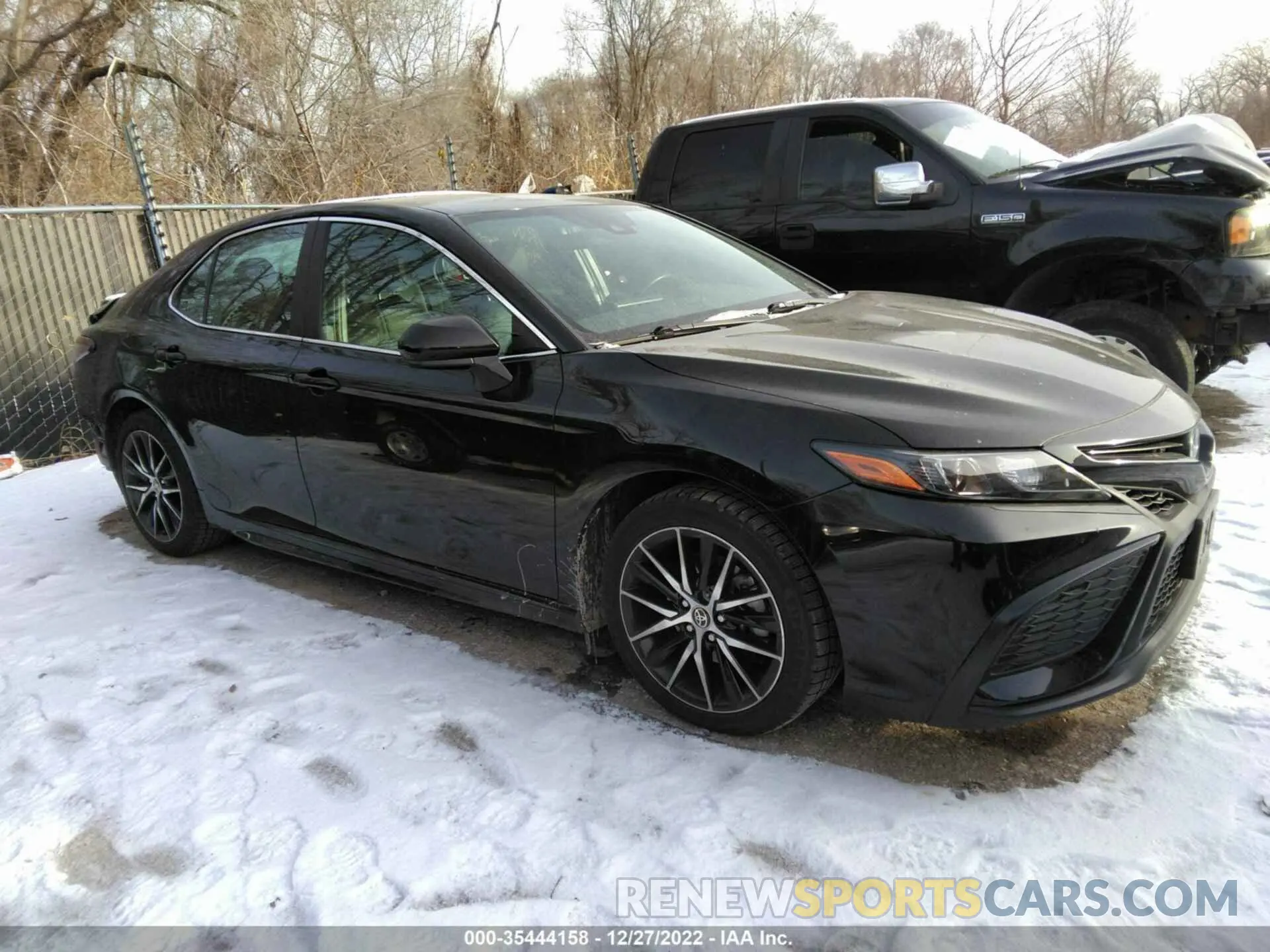 1 Photograph of a damaged car 4T1G11AK7MU575031 TOYOTA CAMRY 2021
