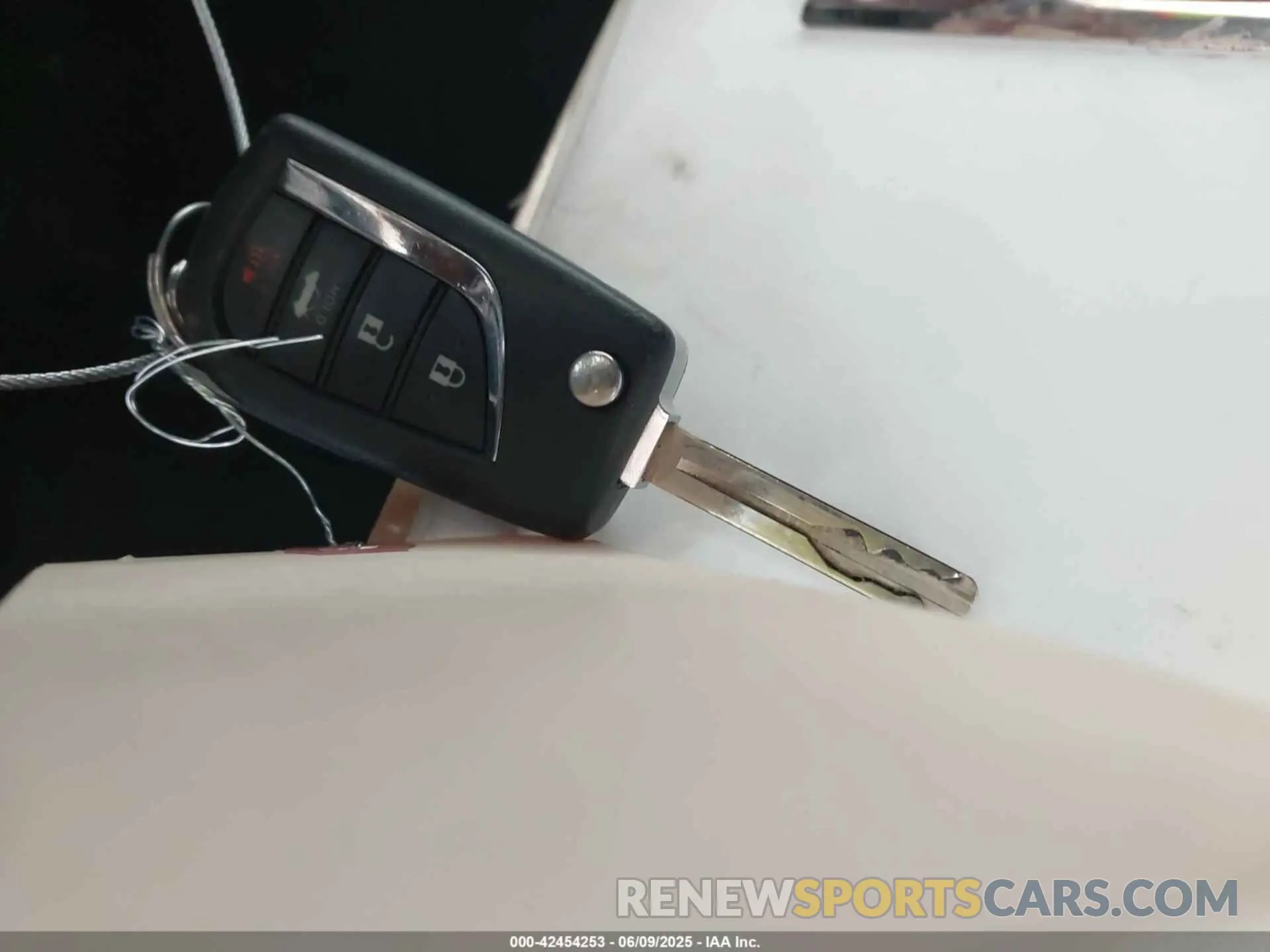 11 Photograph of a damaged car 4T1G11AK7MU580424 TOYOTA CAMRY 2021