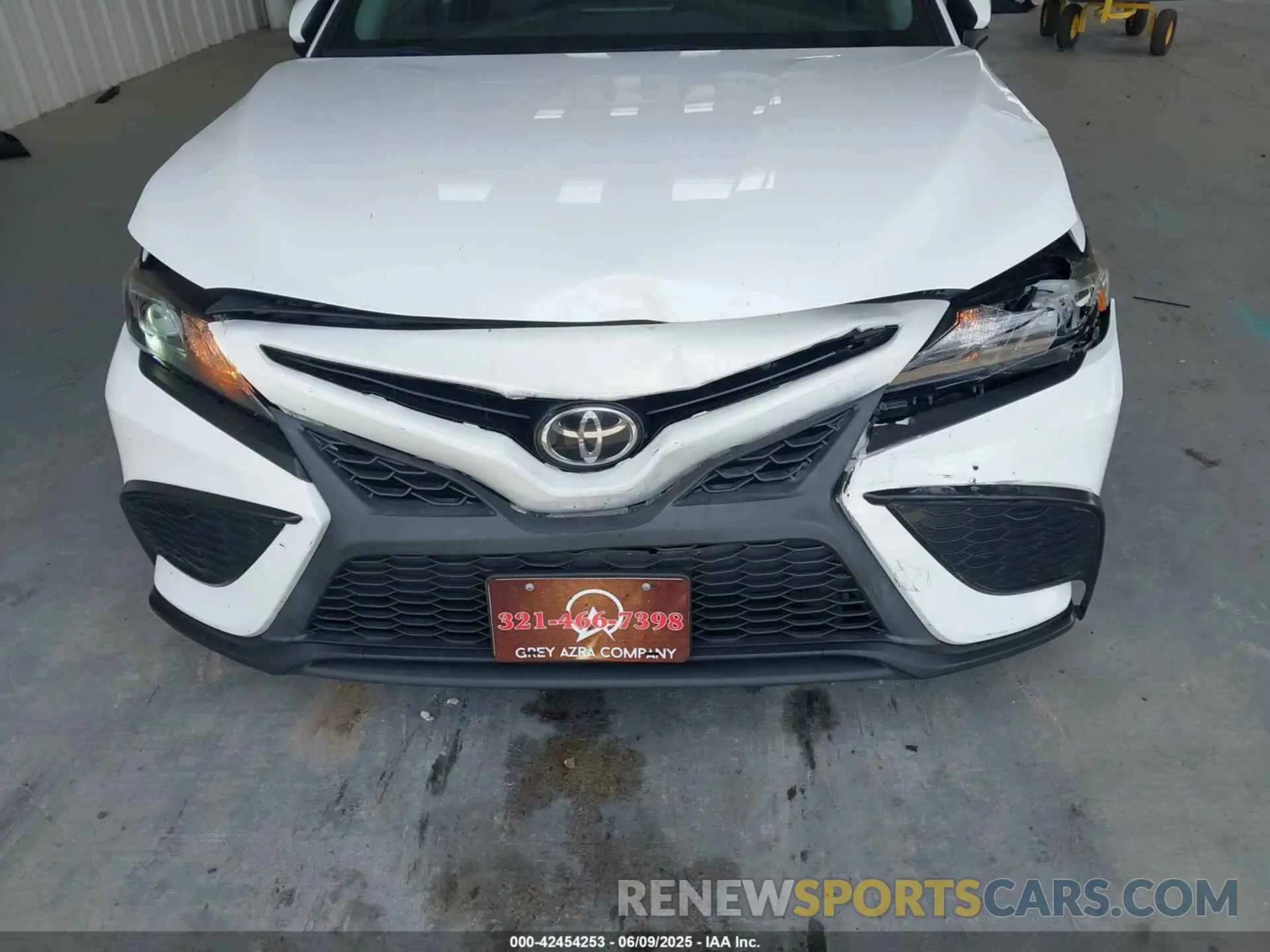 6 Photograph of a damaged car 4T1G11AK7MU580424 TOYOTA CAMRY 2021