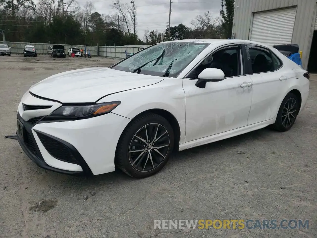1 Photograph of a damaged car 4T1G11AK7MU588006 TOYOTA CAMRY 2021