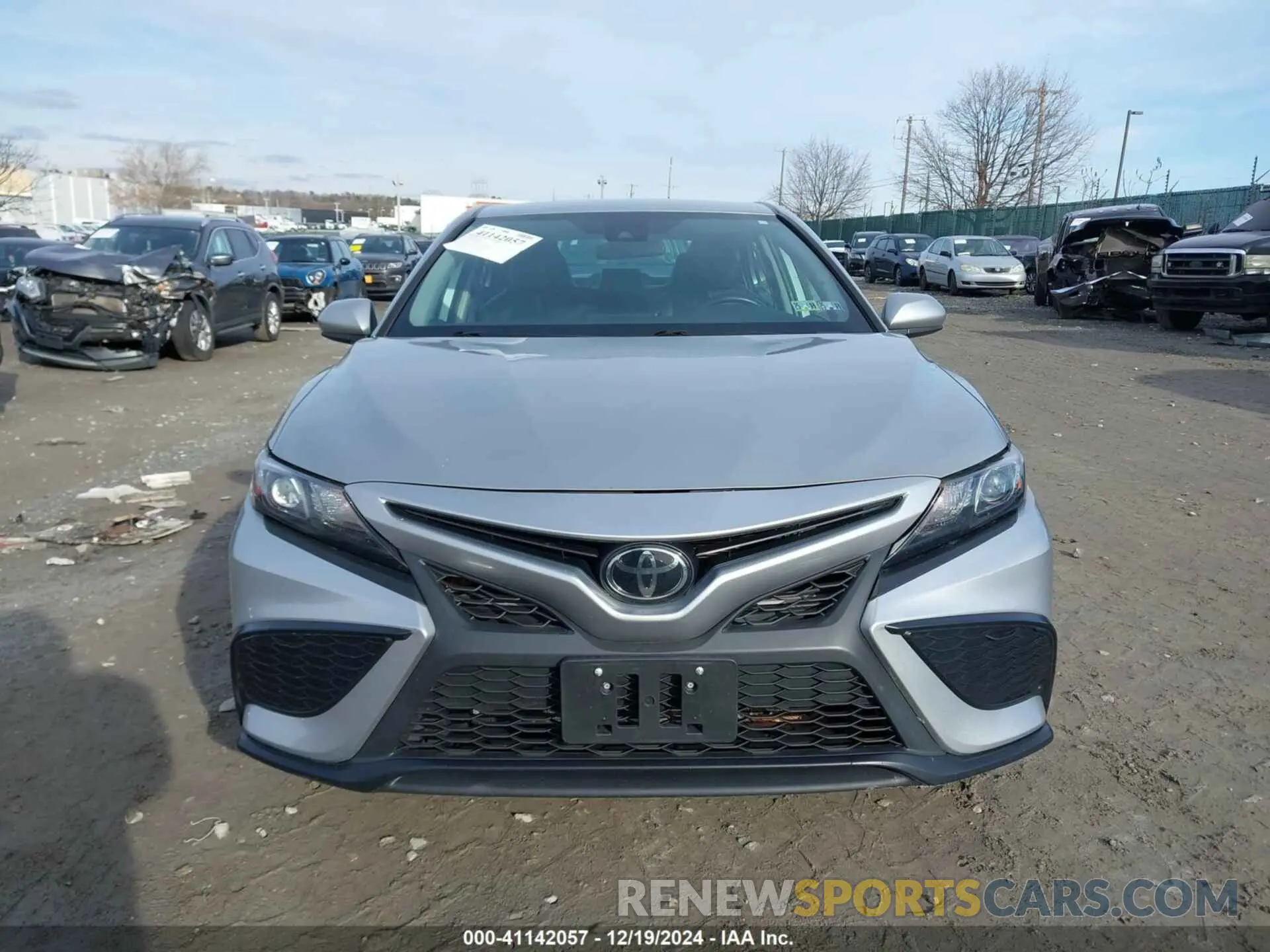 12 Photograph of a damaged car 4T1G11AK8MU435540 TOYOTA CAMRY 2021