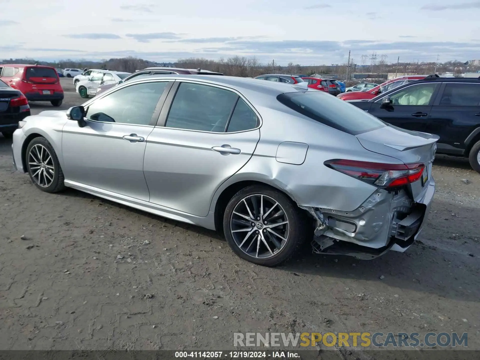 3 Photograph of a damaged car 4T1G11AK8MU435540 TOYOTA CAMRY 2021
