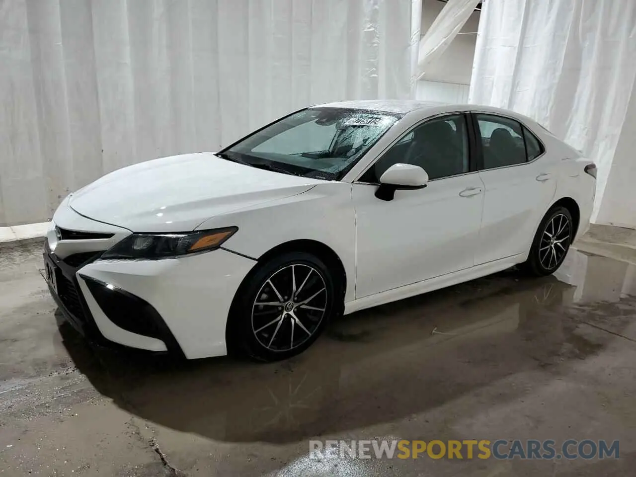 1 Photograph of a damaged car 4T1G11AK8MU454251 TOYOTA CAMRY 2021