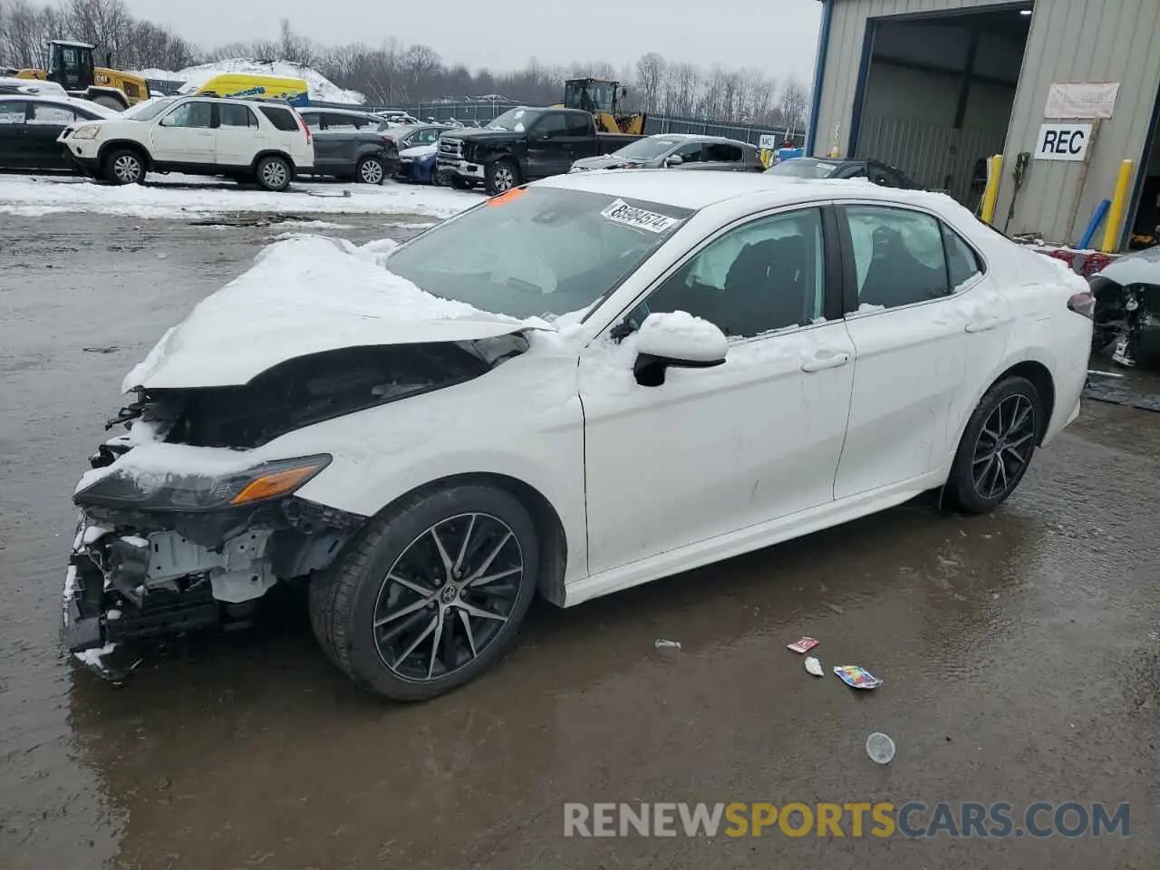 1 Photograph of a damaged car 4T1G11AK8MU486732 TOYOTA CAMRY 2021