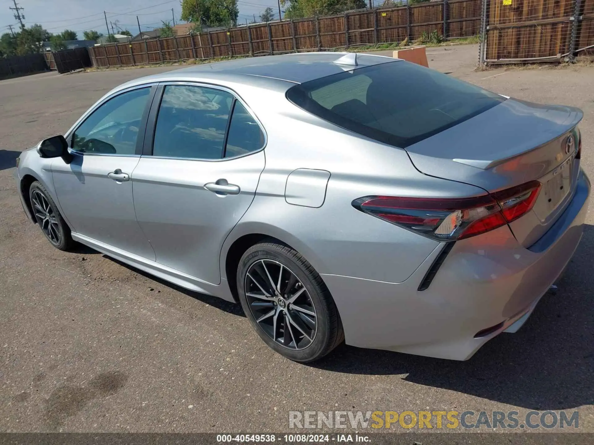 3 Фотография поврежденного автомобиля 4T1G11AK8MU519180 TOYOTA CAMRY 2021
