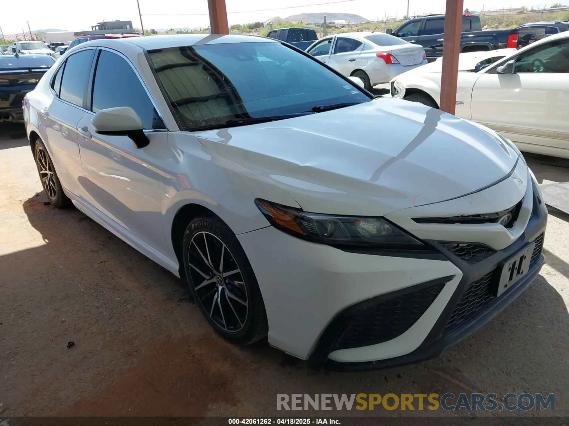 1 Photograph of a damaged car 4T1G11AK8MU547707 TOYOTA CAMRY 2021