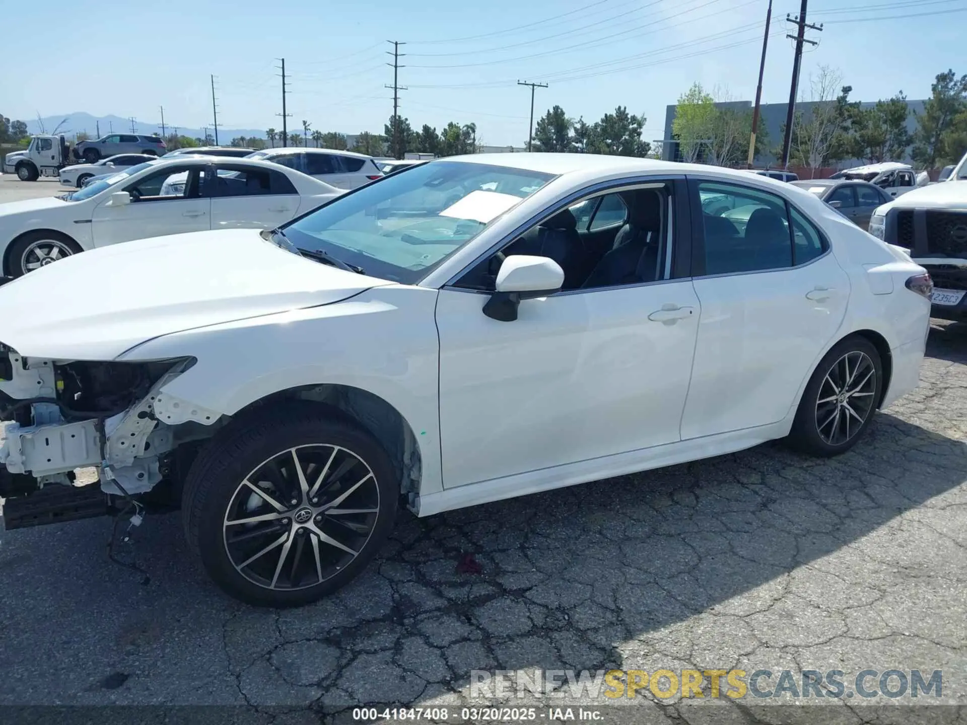 15 Photograph of a damaged car 4T1G11AK8MU553894 TOYOTA CAMRY 2021