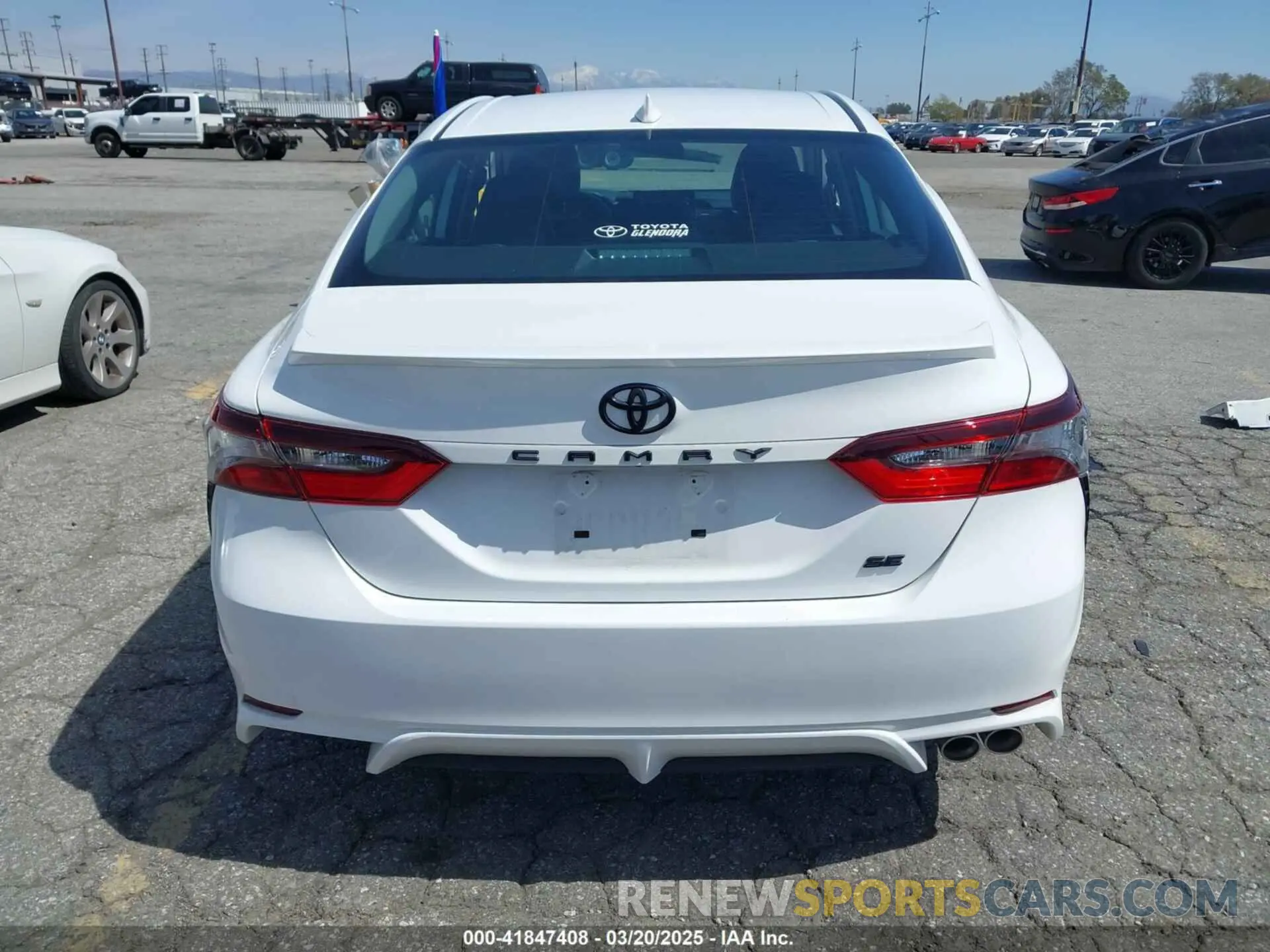 17 Photograph of a damaged car 4T1G11AK8MU553894 TOYOTA CAMRY 2021