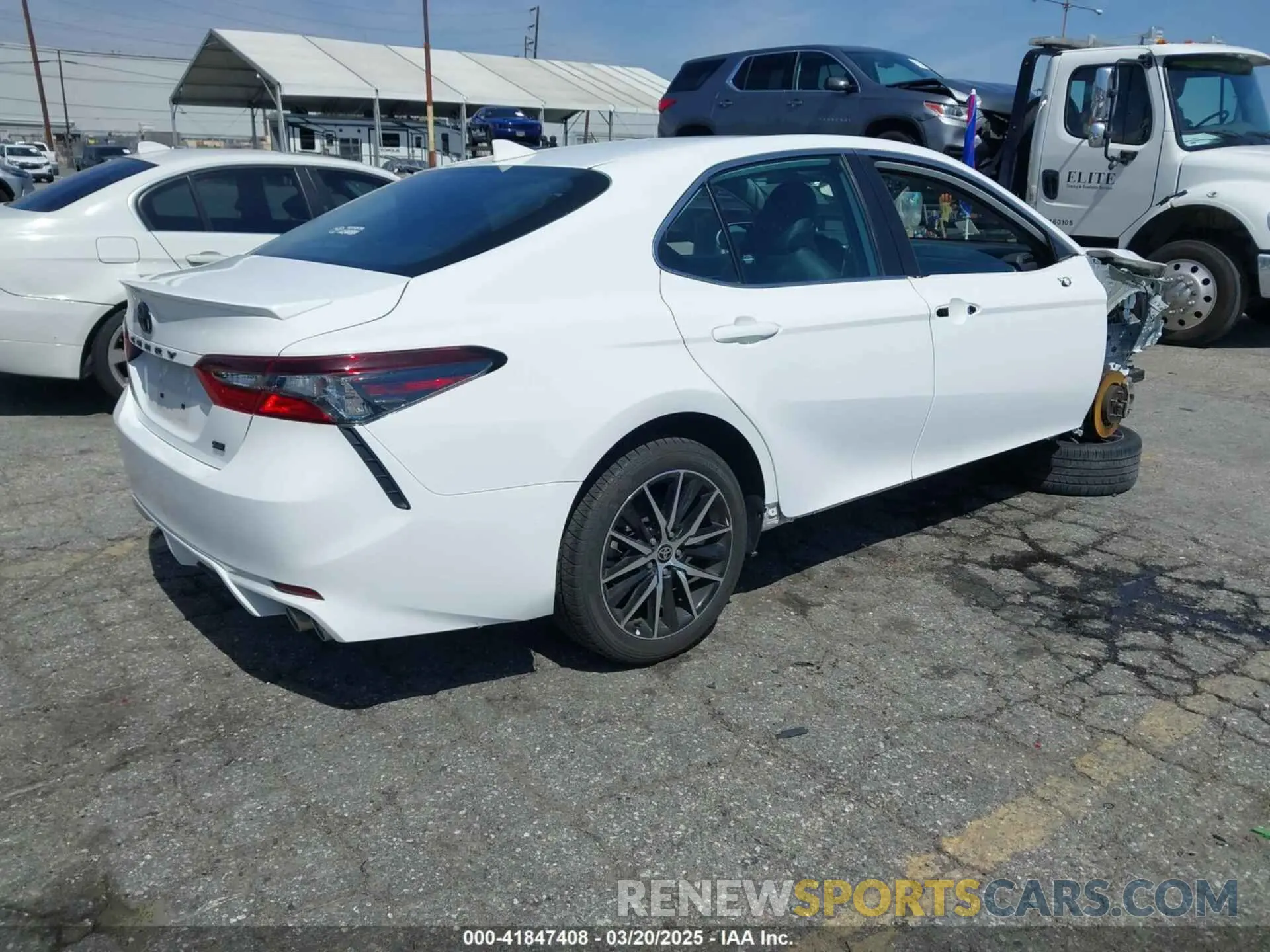 4 Photograph of a damaged car 4T1G11AK8MU553894 TOYOTA CAMRY 2021