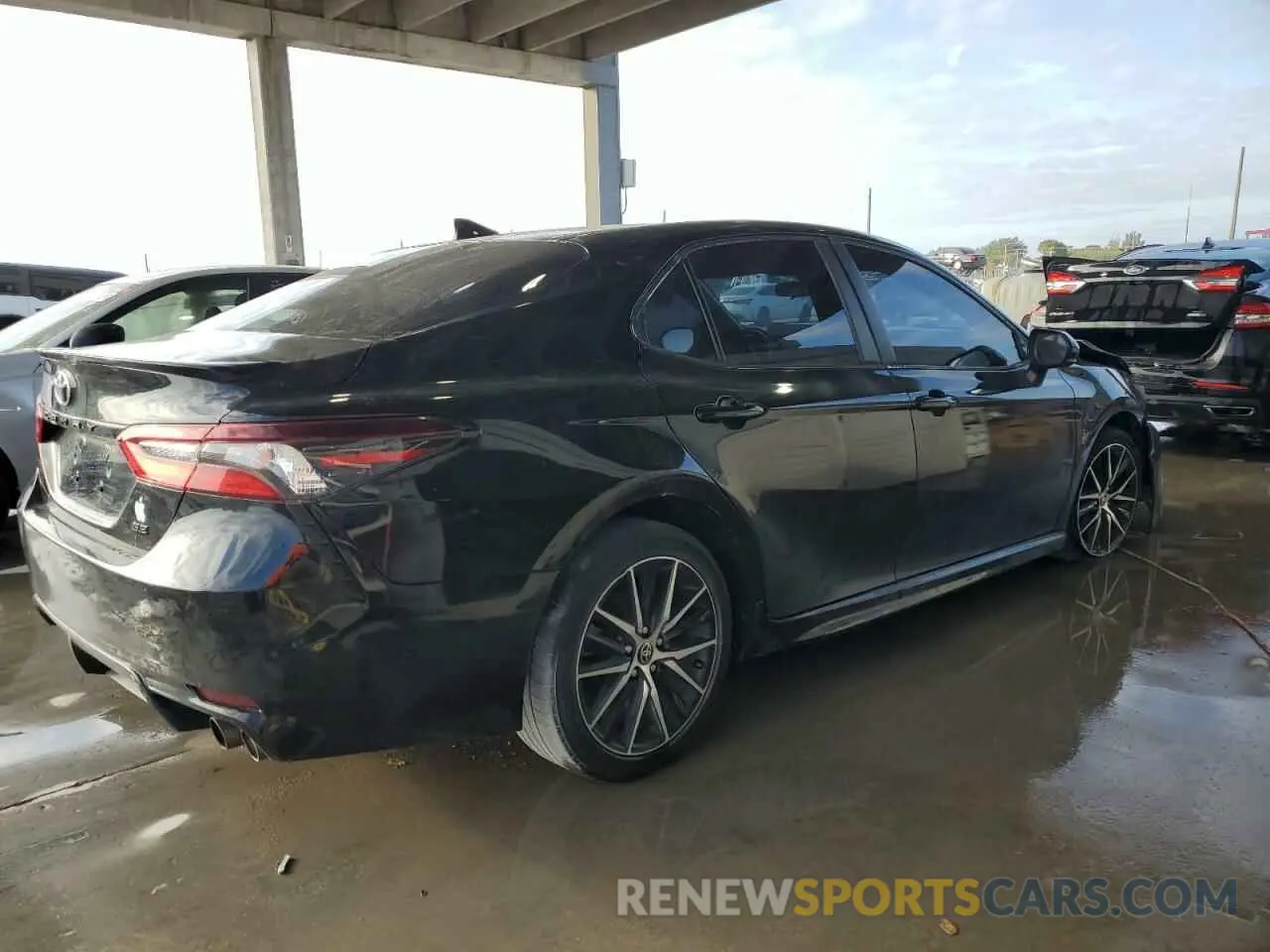 3 Photograph of a damaged car 4T1G11AK8MU562689 TOYOTA CAMRY 2021