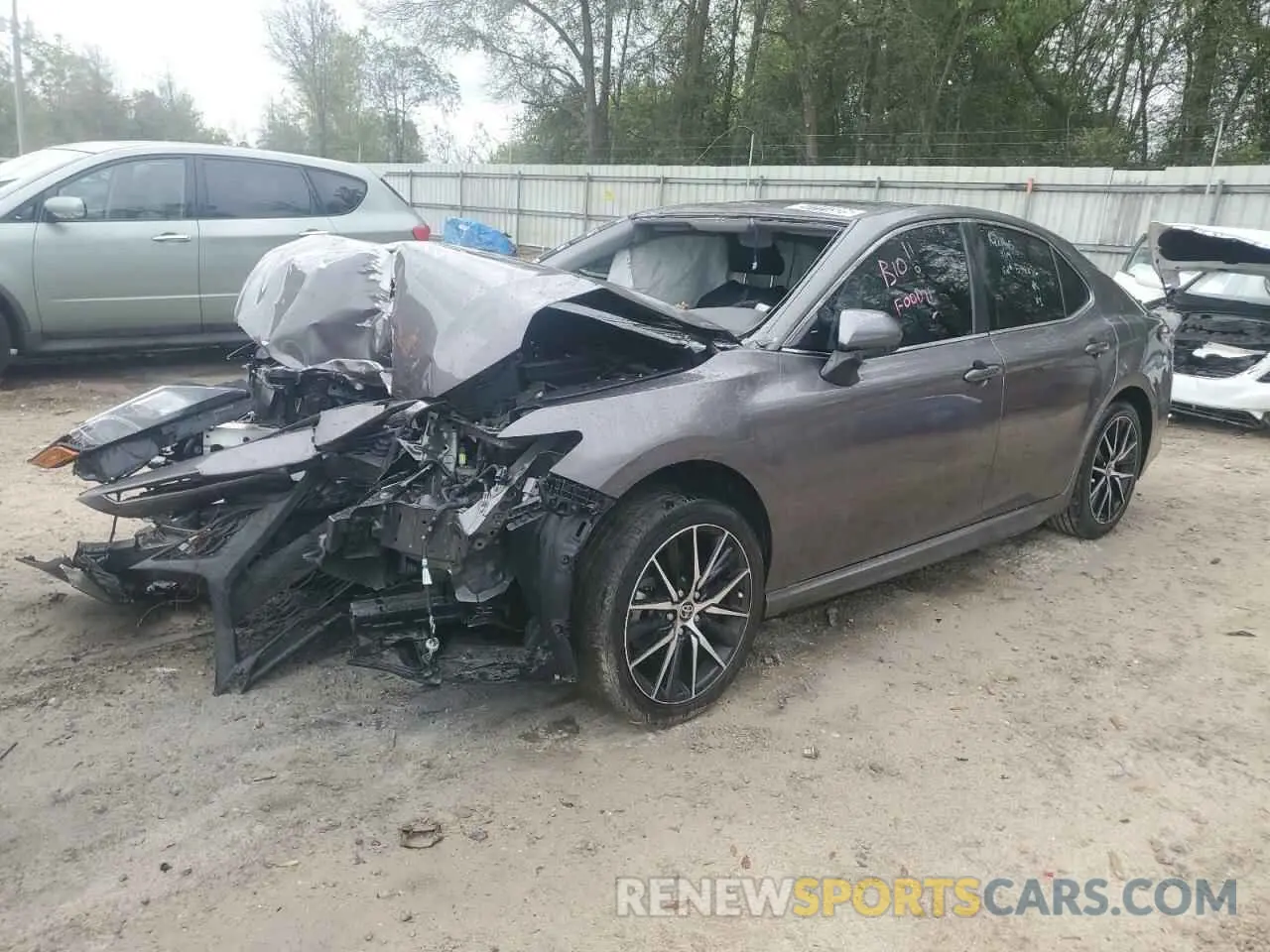1 Photograph of a damaged car 4T1G11AK8MU594056 TOYOTA CAMRY 2021