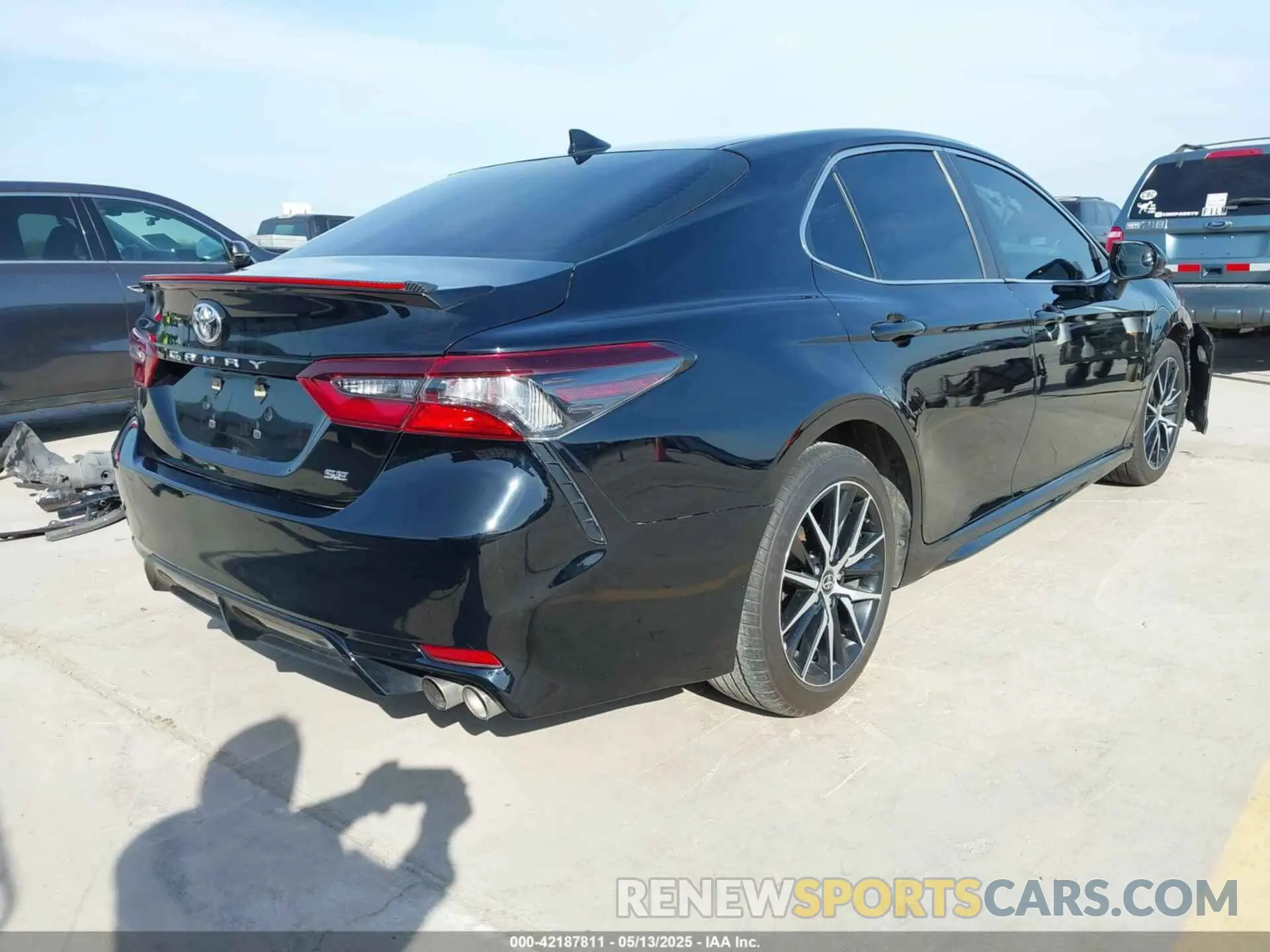 4 Photograph of a damaged car 4T1G11AK8MU594896 TOYOTA CAMRY 2021