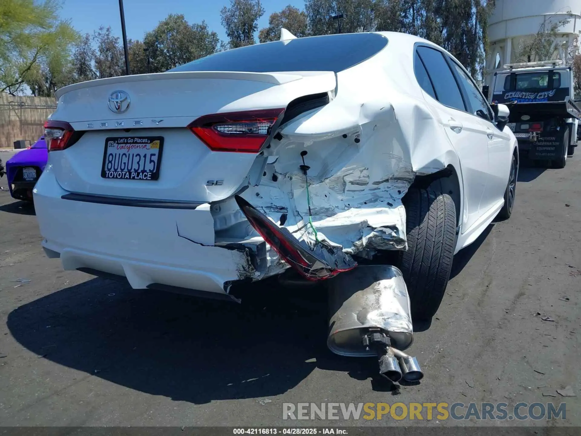 6 Photograph of a damaged car 4T1G11AK9MU421484 TOYOTA CAMRY 2021