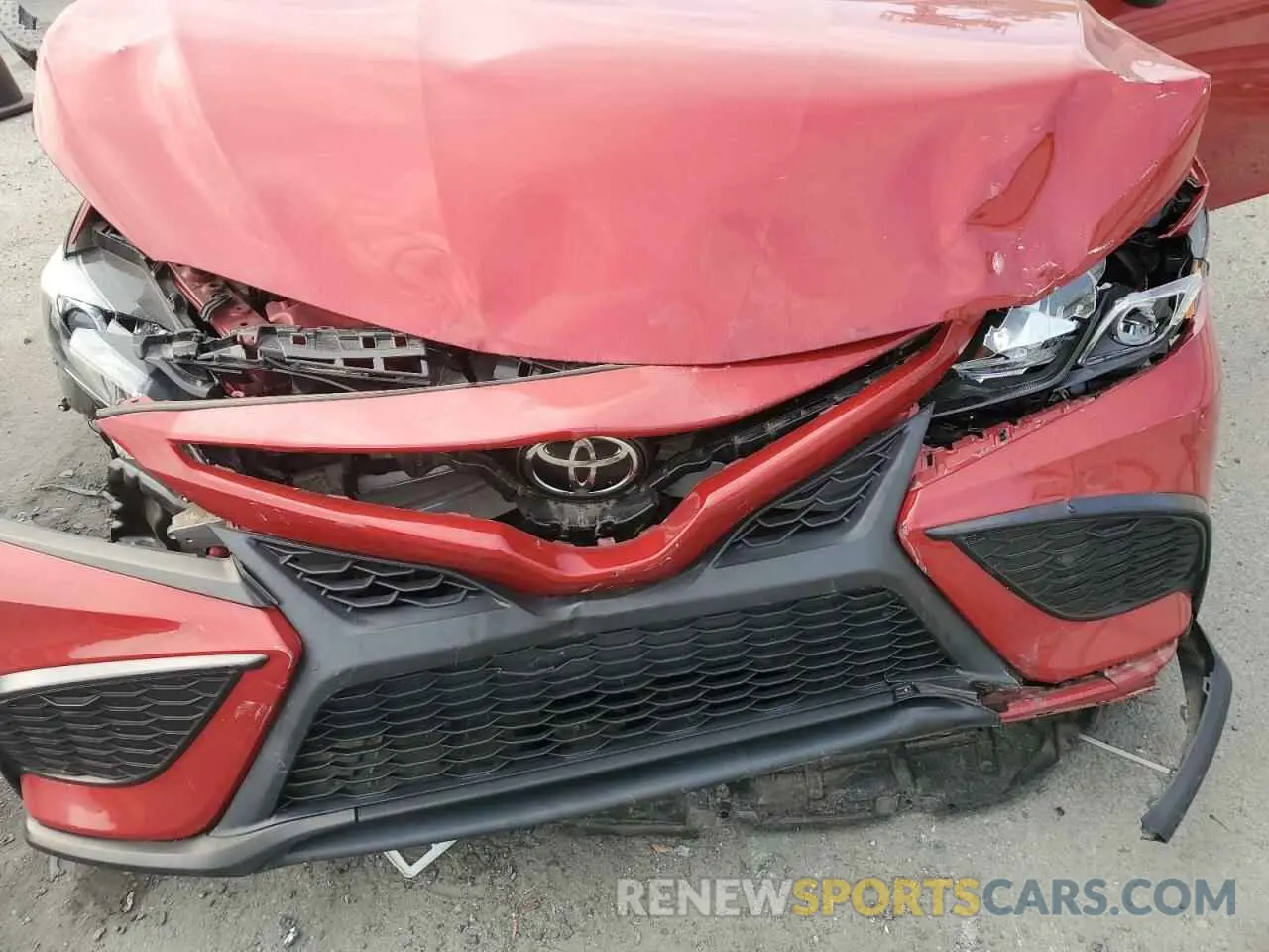 11 Photograph of a damaged car 4T1G11AK9MU422666 TOYOTA CAMRY 2021