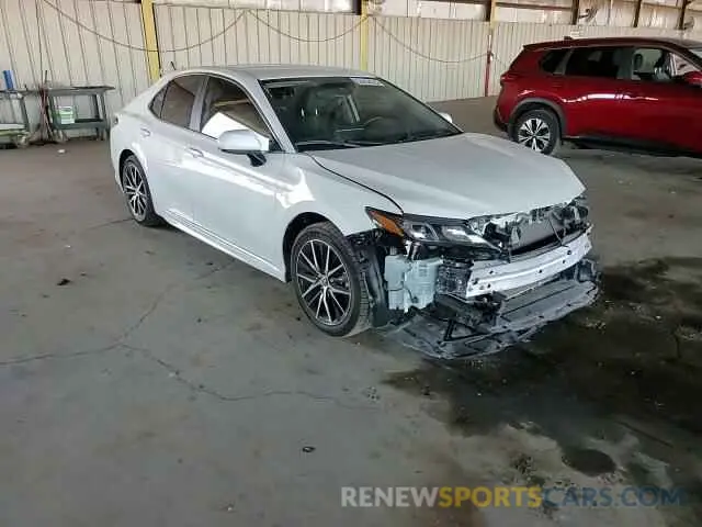 14 Photograph of a damaged car 4T1G11AK9MU477814 TOYOTA CAMRY 2021