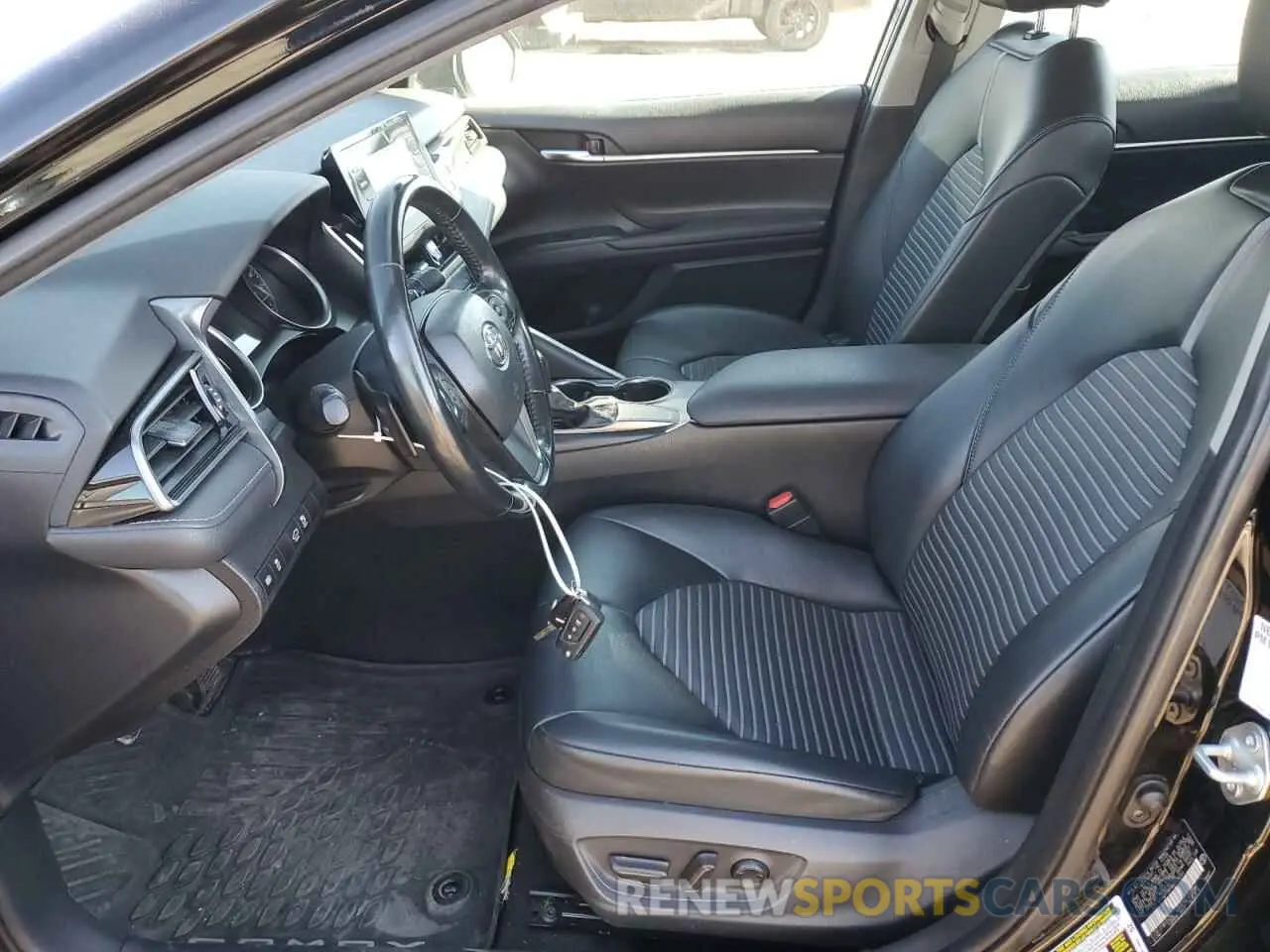 7 Photograph of a damaged car 4T1G11AK9MU520354 TOYOTA CAMRY 2021