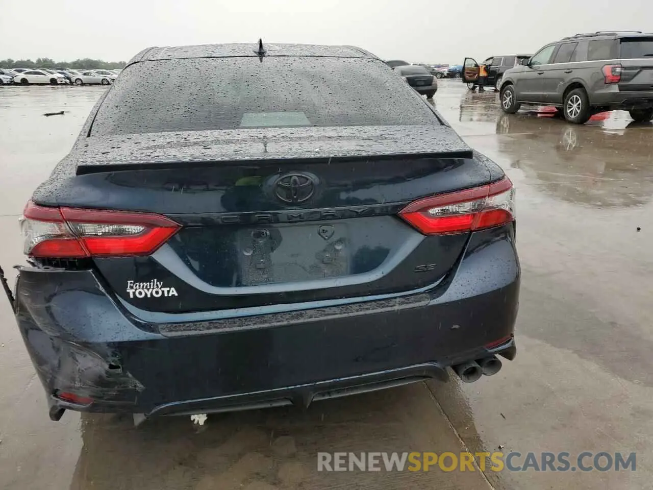 6 Photograph of a damaged car 4T1G11AK9MU540569 TOYOTA CAMRY 2021
