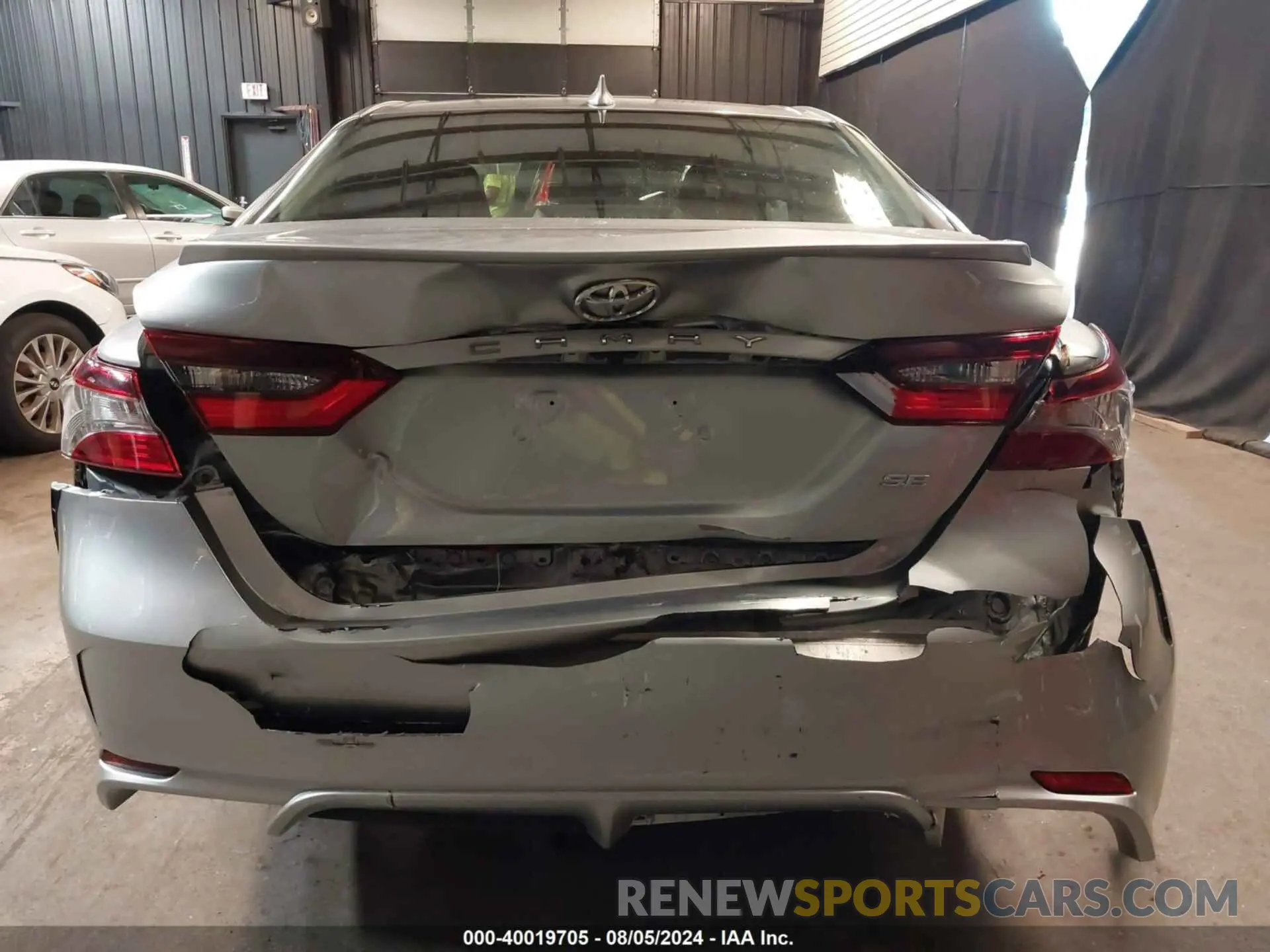 16 Photograph of a damaged car 4T1G11AK9MU552236 TOYOTA CAMRY 2021