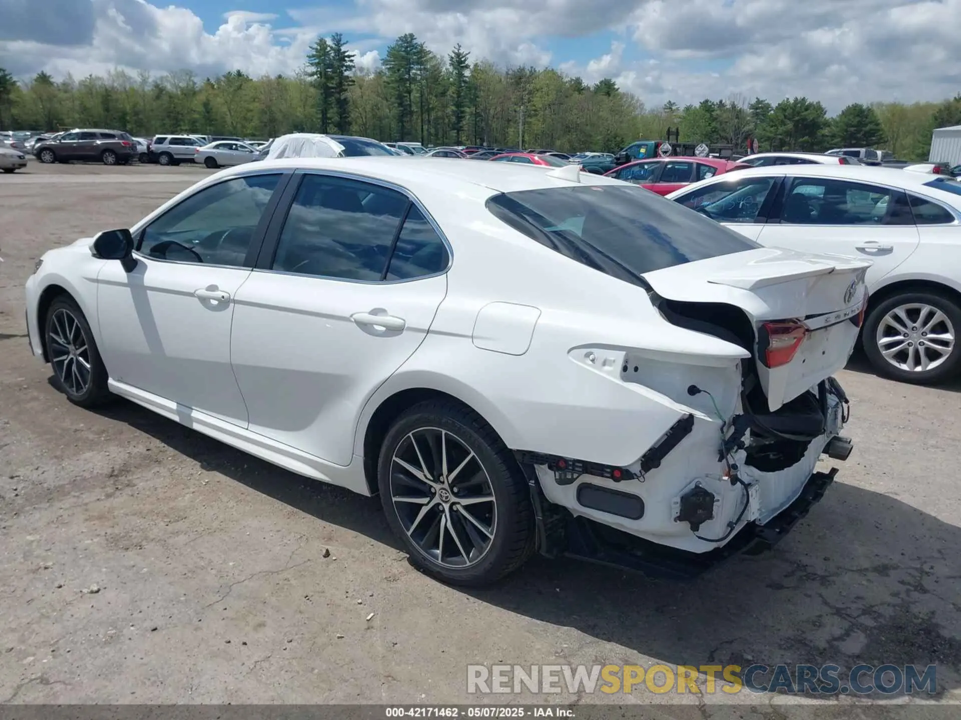 3 Photograph of a damaged car 4T1G11AK9MU553192 TOYOTA CAMRY 2021