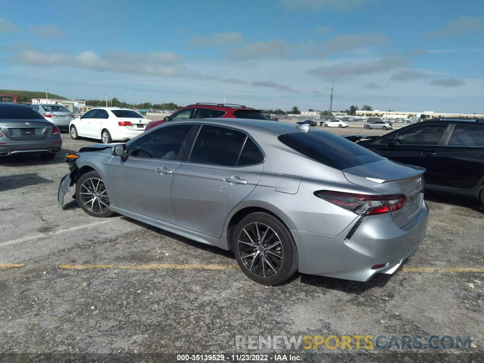 3 Фотография поврежденного автомобиля 4T1G11AK9MU555587 TOYOTA CAMRY 2021