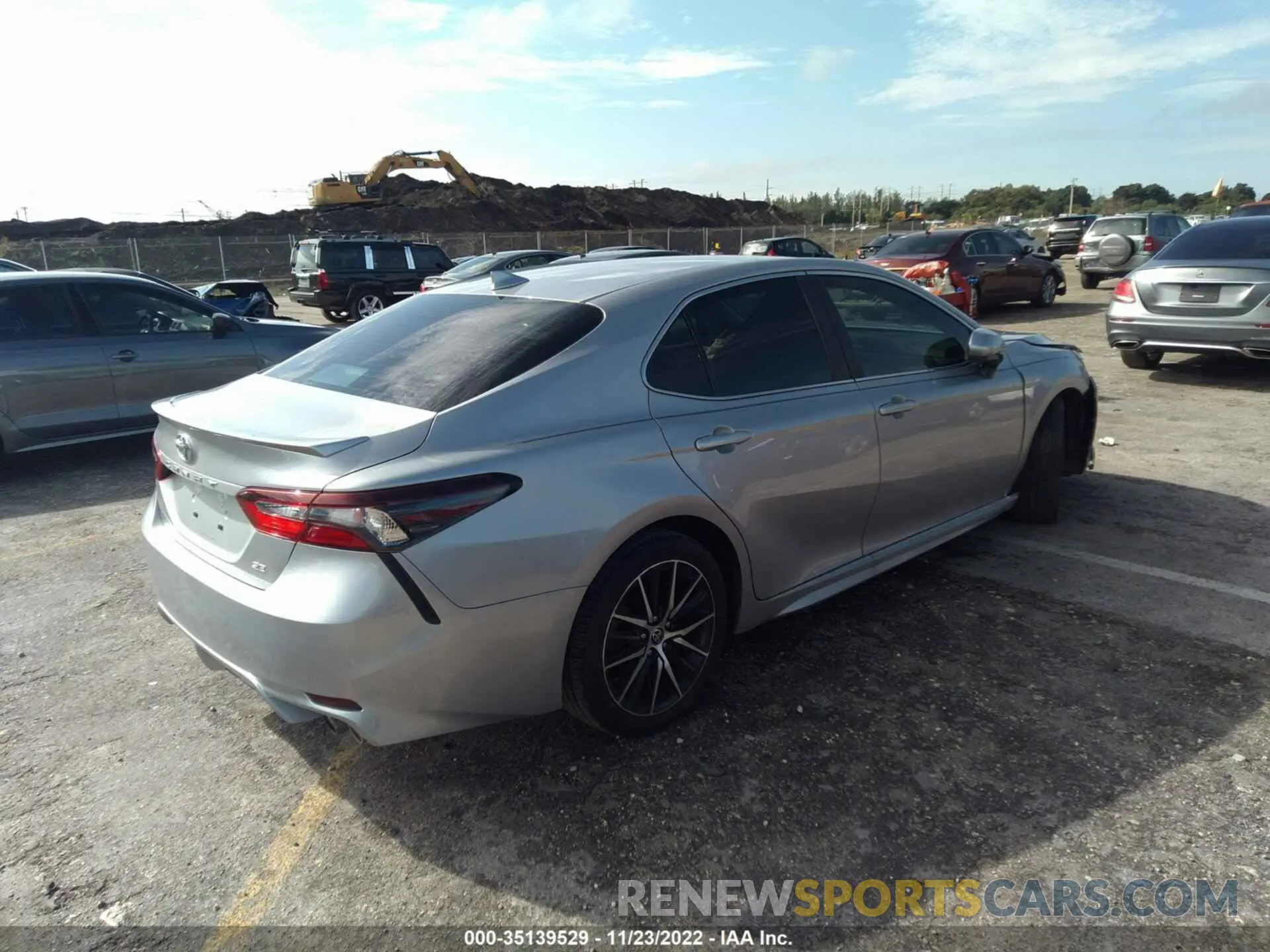 4 Фотография поврежденного автомобиля 4T1G11AK9MU555587 TOYOTA CAMRY 2021