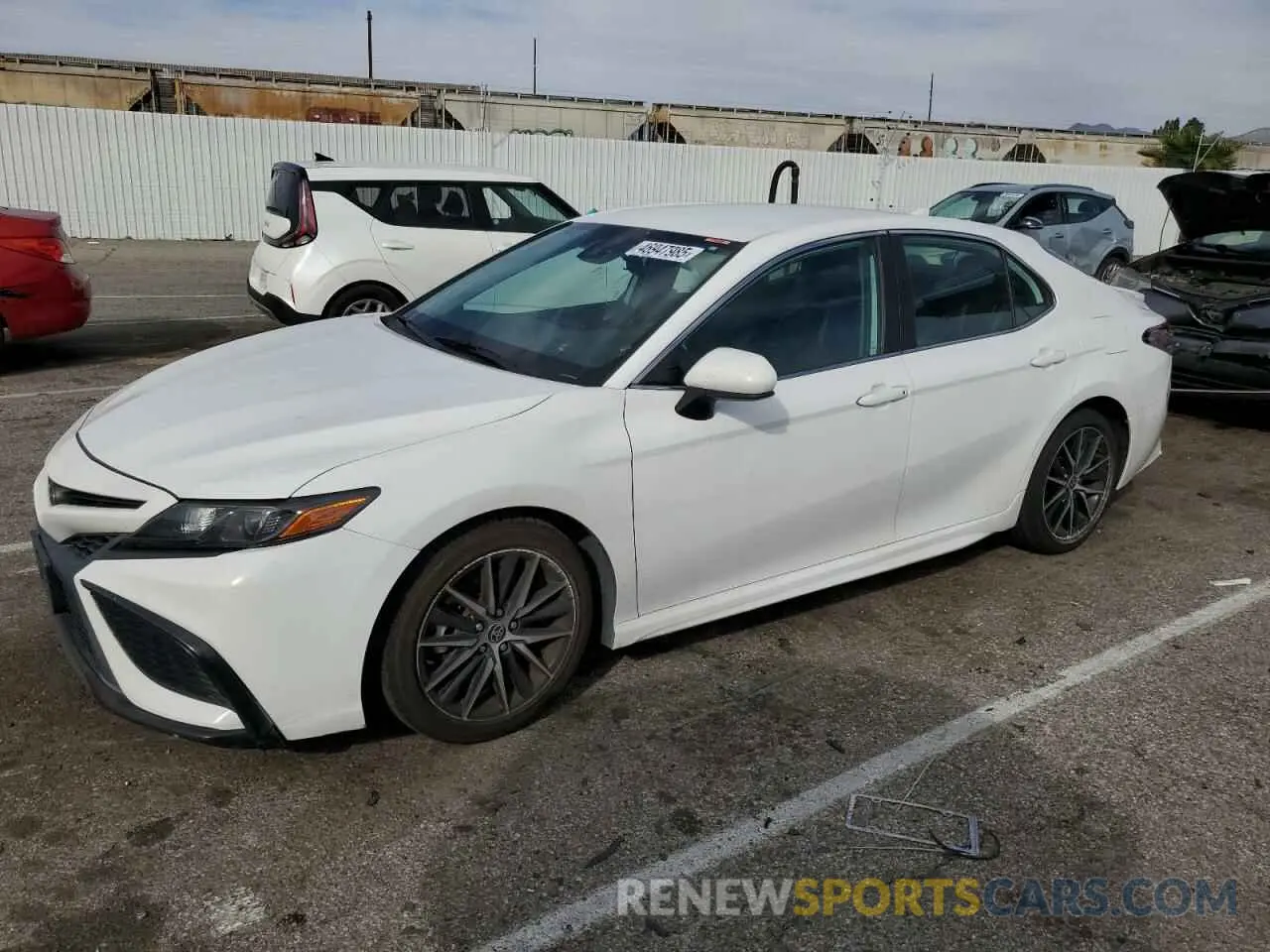 1 Photograph of a damaged car 4T1G11AK9MU557534 TOYOTA CAMRY 2021