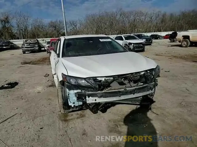 10 Photograph of a damaged car 4T1G11AK9MU558215 TOYOTA CAMRY 2021