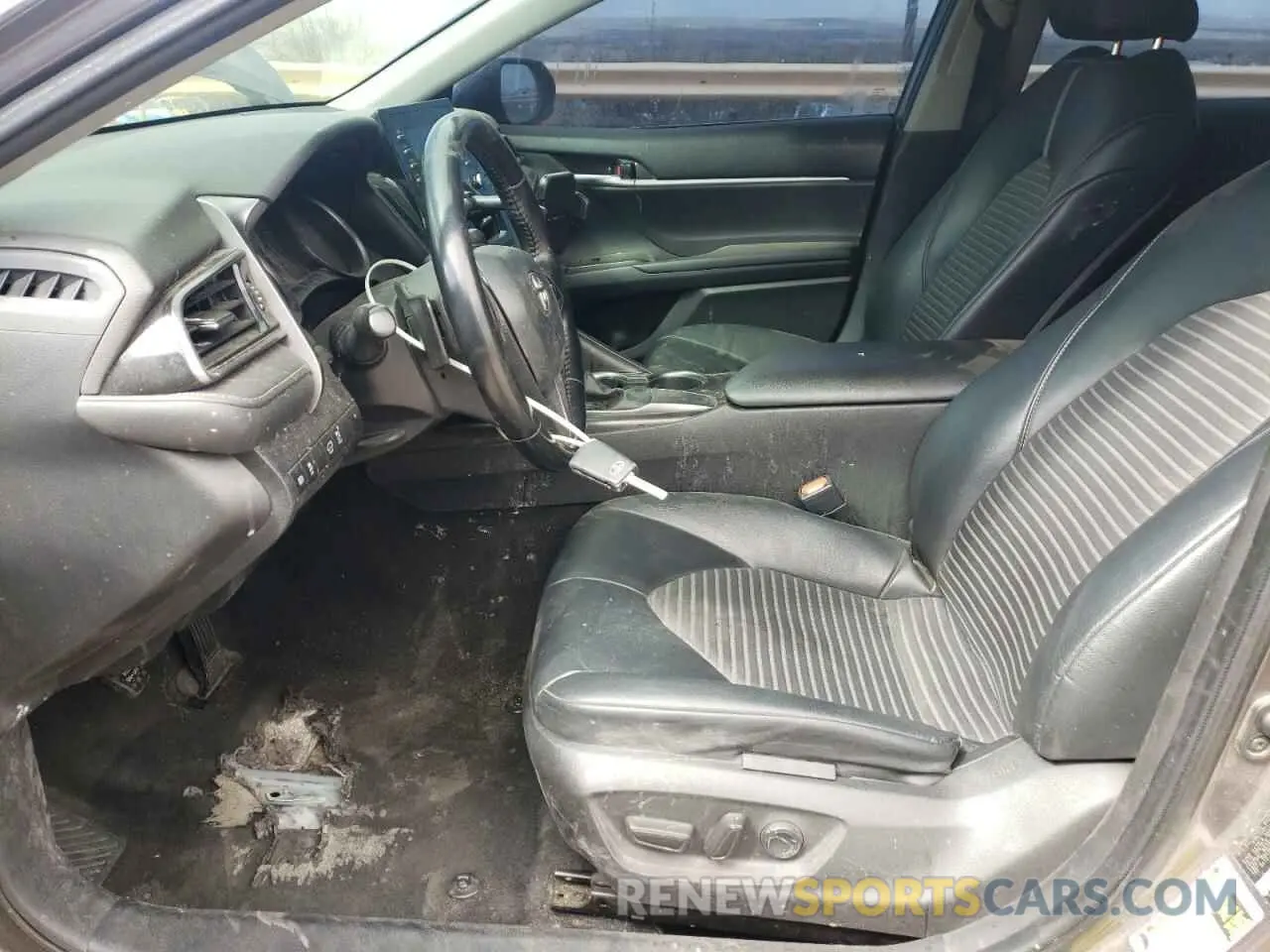 7 Photograph of a damaged car 4T1G11AKXMU427228 TOYOTA CAMRY 2021