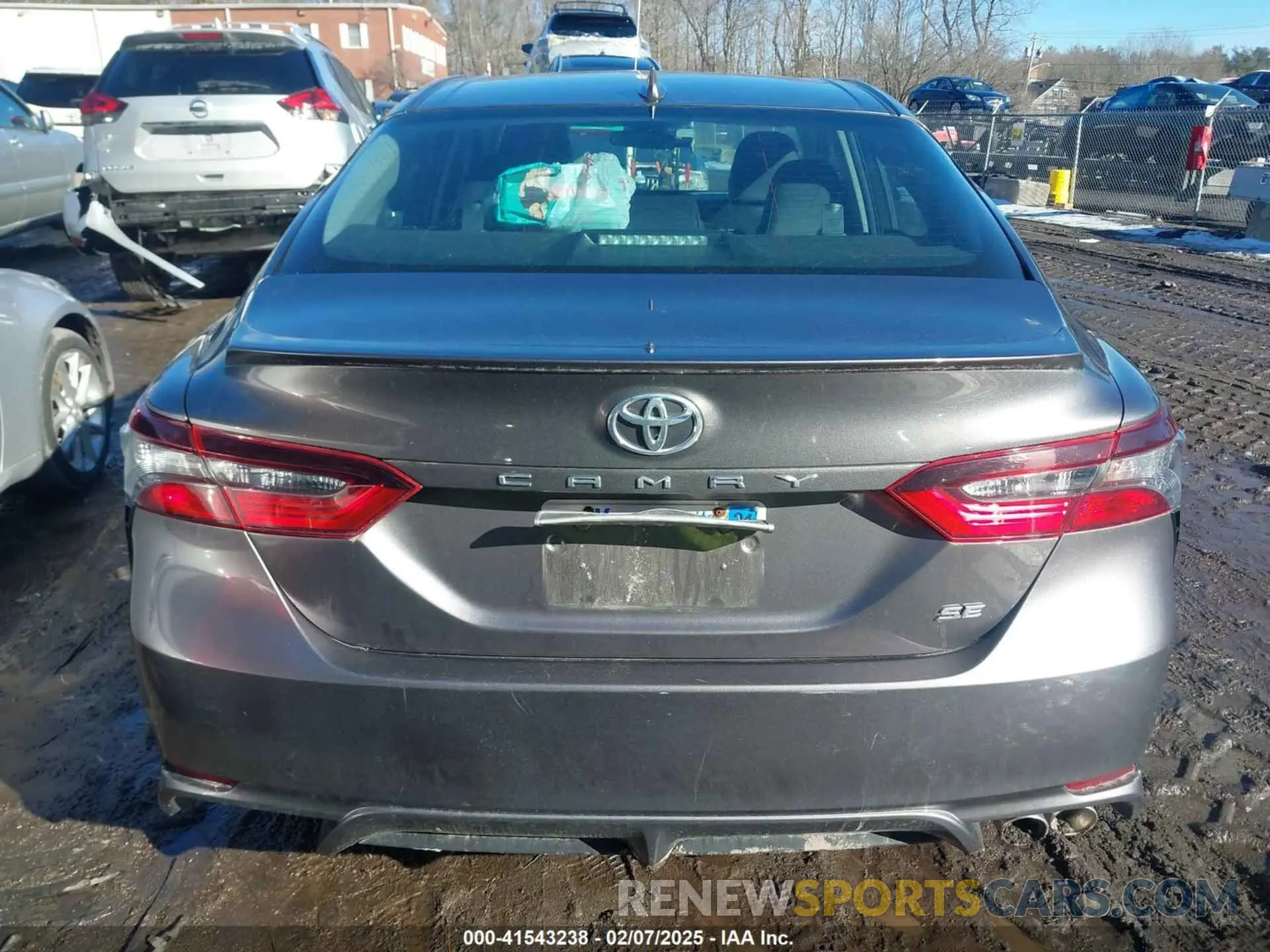 17 Photograph of a damaged car 4T1G11AKXMU429447 TOYOTA CAMRY 2021