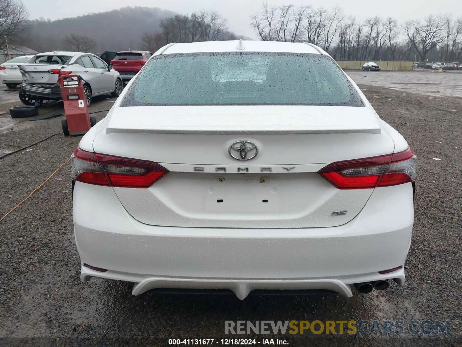 16 Photograph of a damaged car 4T1G11AKXMU435524 TOYOTA CAMRY 2021