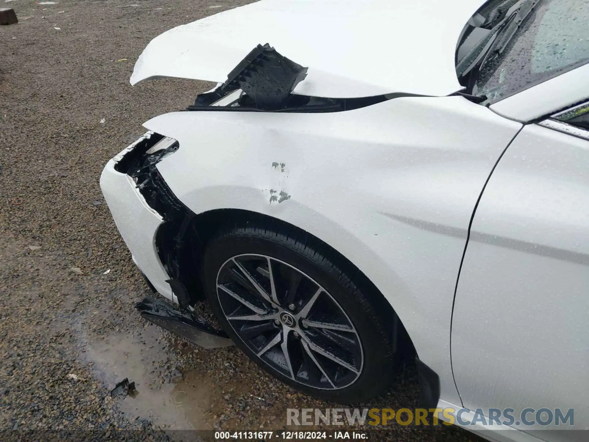 17 Photograph of a damaged car 4T1G11AKXMU435524 TOYOTA CAMRY 2021