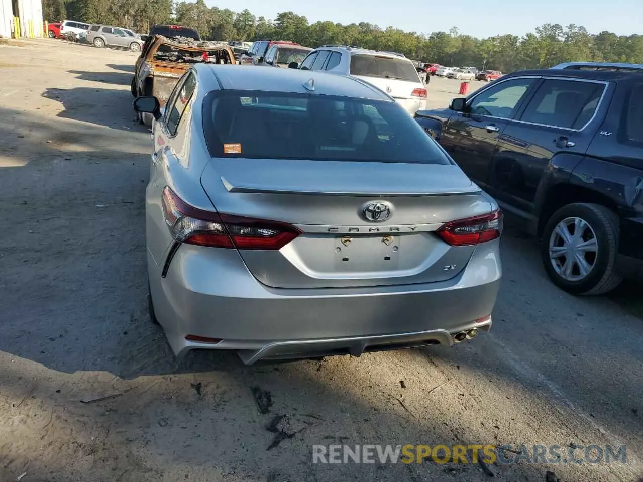 6 Photograph of a damaged car 4T1G11AKXMU438892 TOYOTA CAMRY 2021