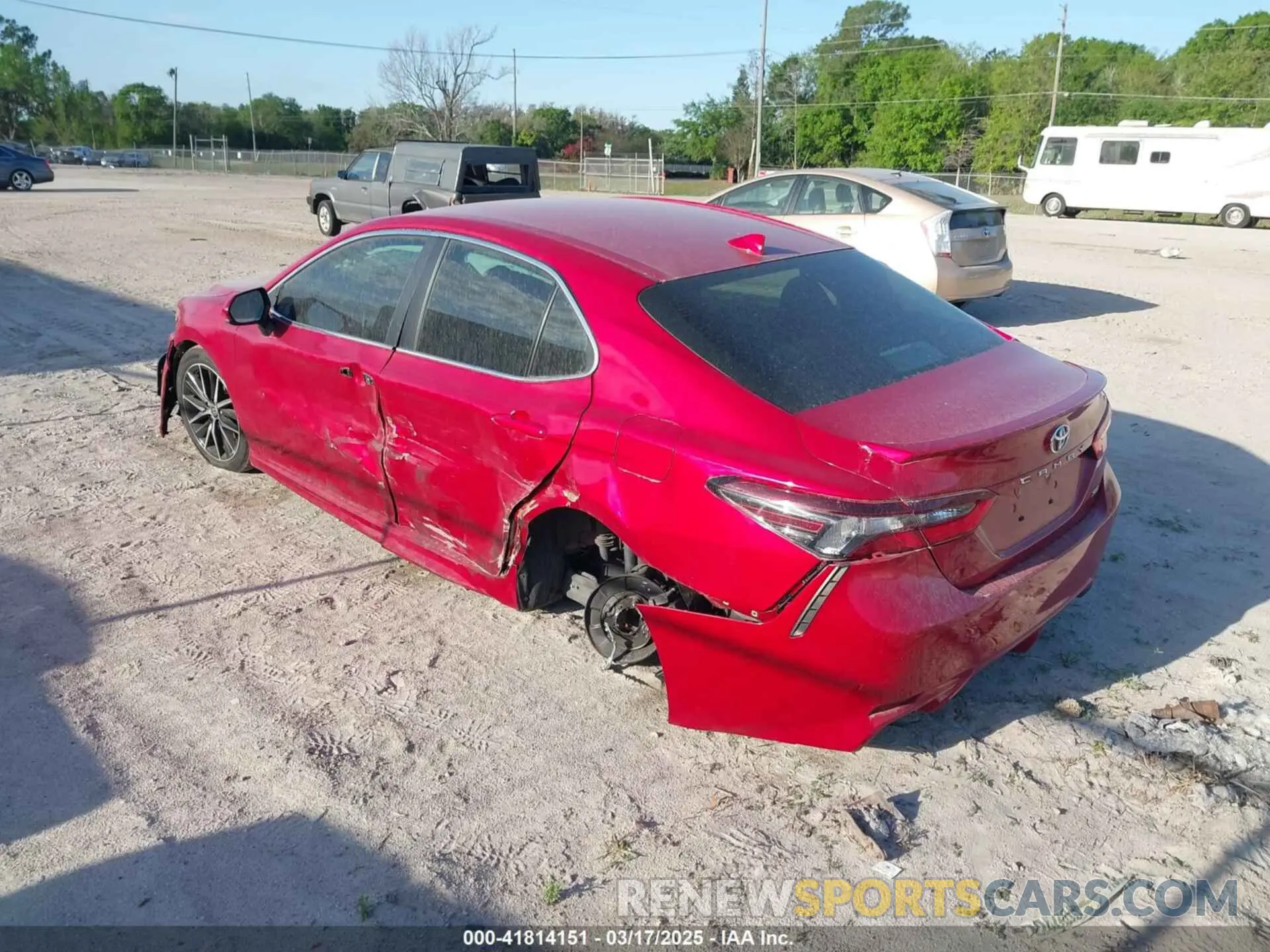 3 Фотография поврежденного автомобиля 4T1G11AKXMU443669 TOYOTA CAMRY 2021