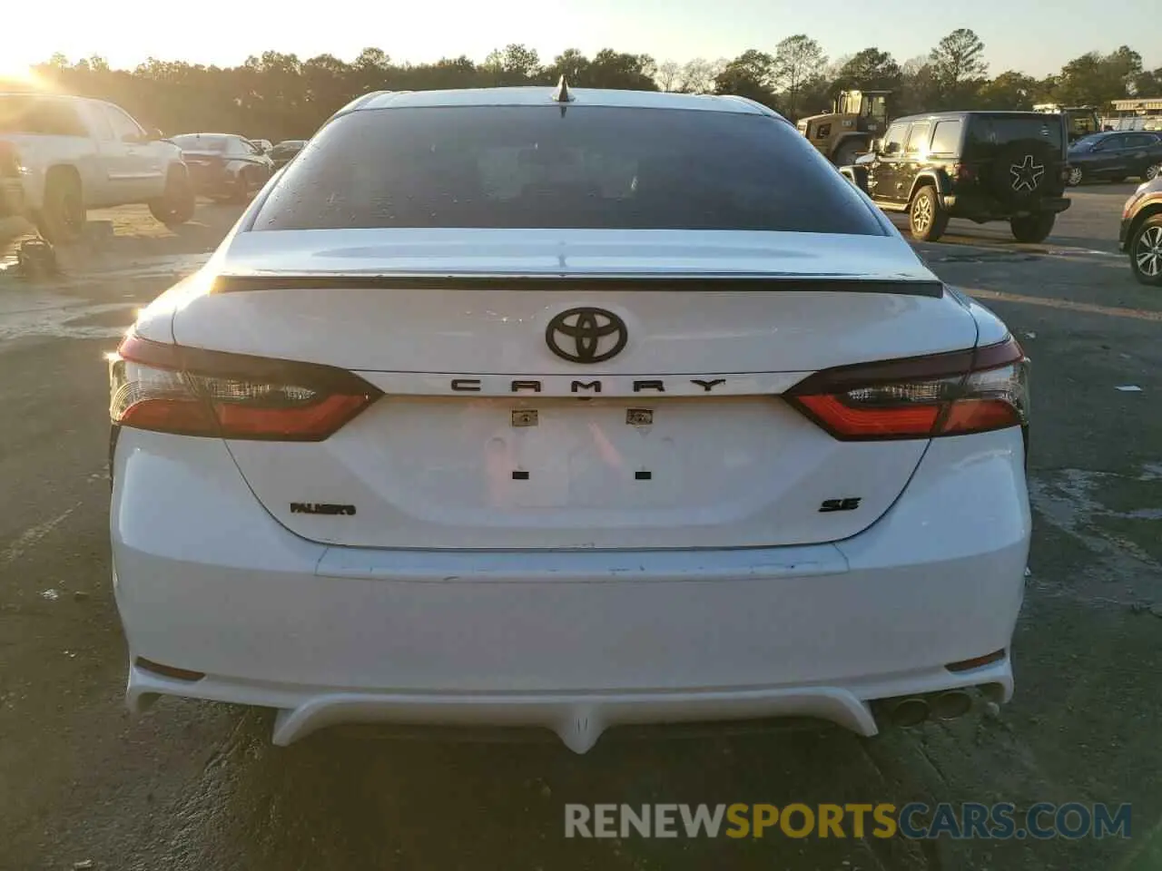 6 Photograph of a damaged car 4T1G11AKXMU445888 TOYOTA CAMRY 2021