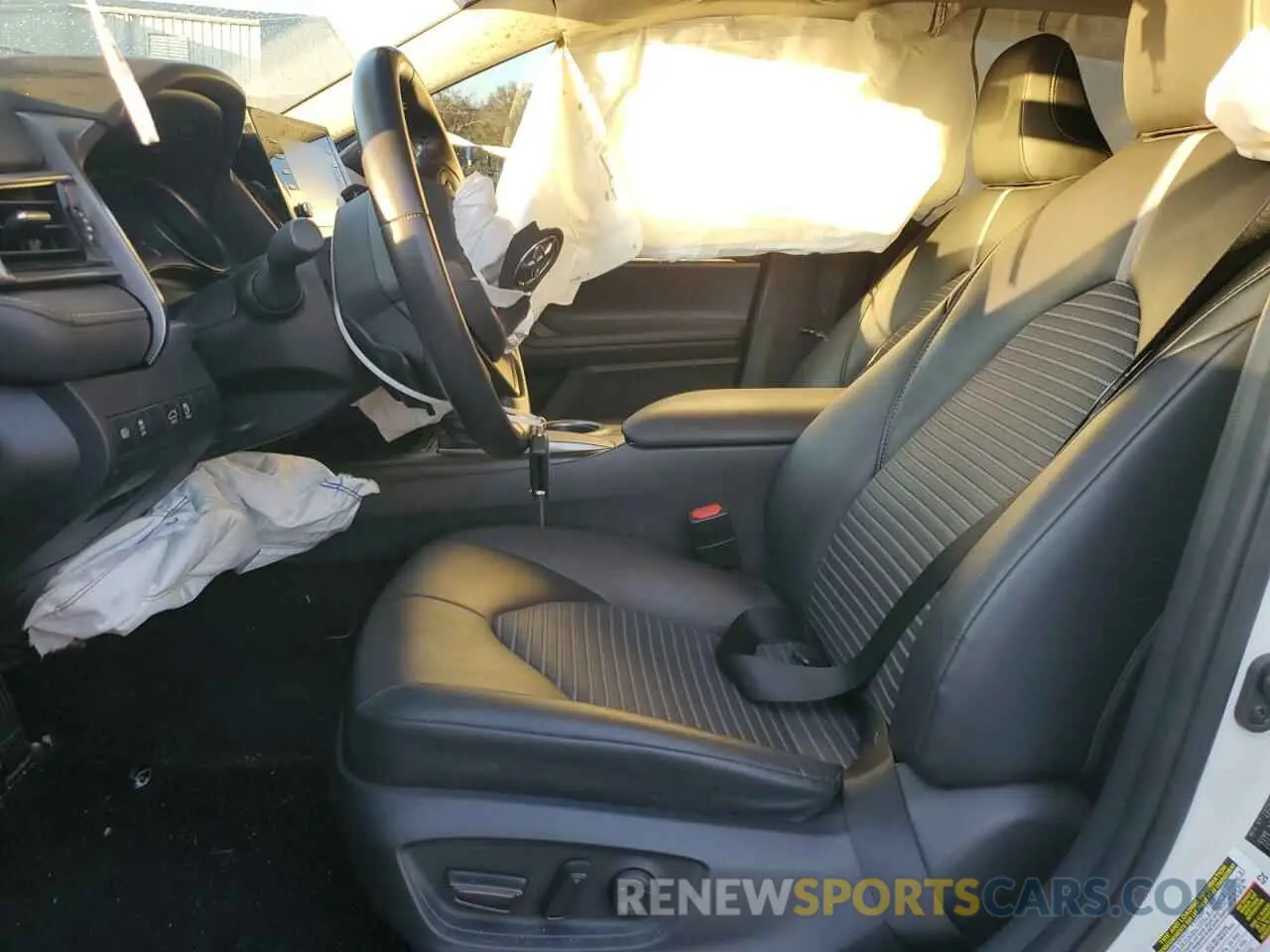 7 Photograph of a damaged car 4T1G11AKXMU445888 TOYOTA CAMRY 2021