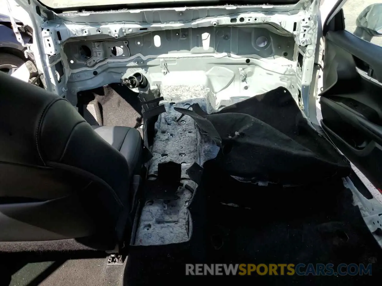 8 Photograph of a damaged car 4T1G11AKXMU469480 TOYOTA CAMRY 2021