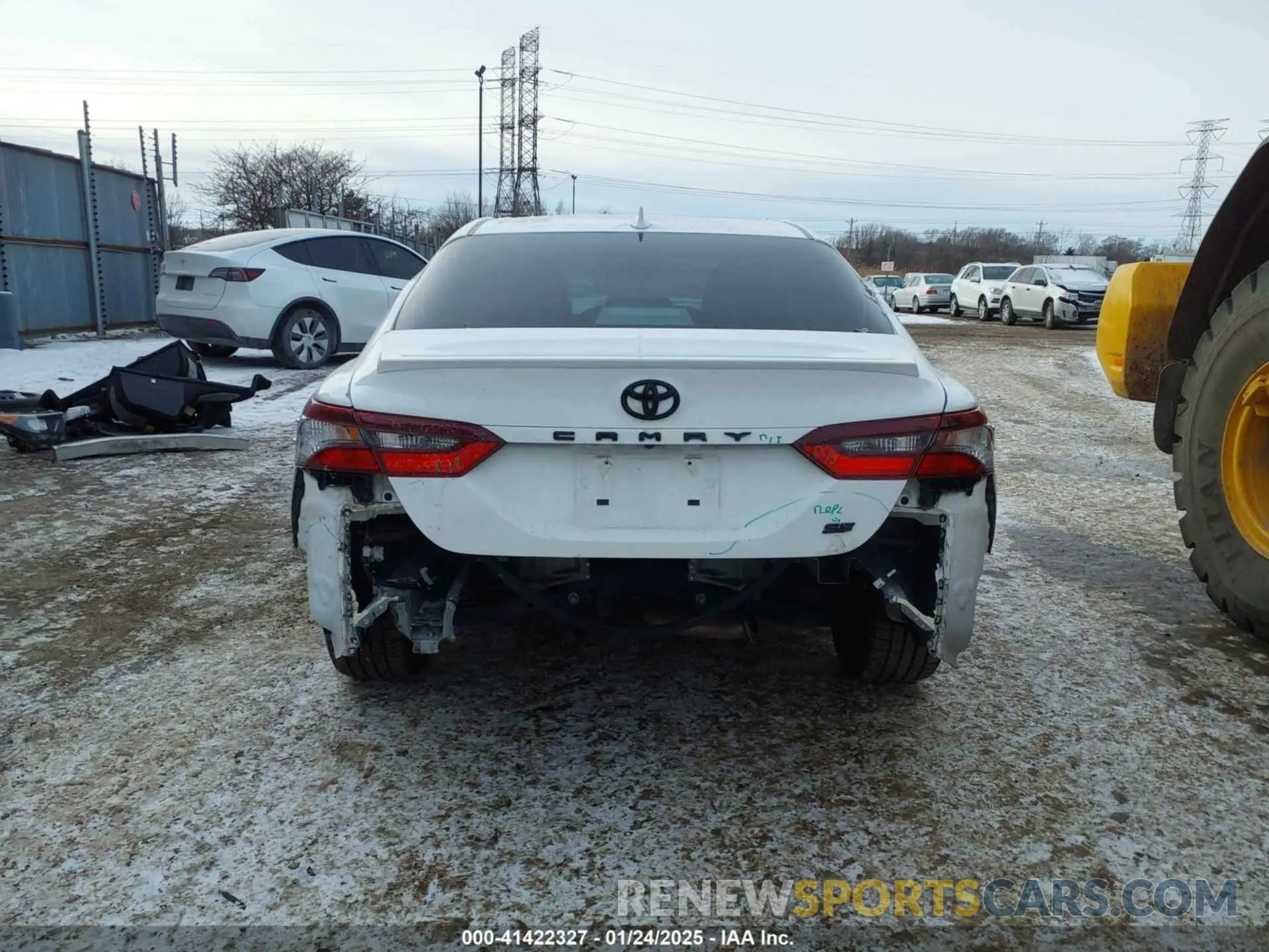 17 Photograph of a damaged car 4T1G11AKXMU480530 TOYOTA CAMRY 2021
