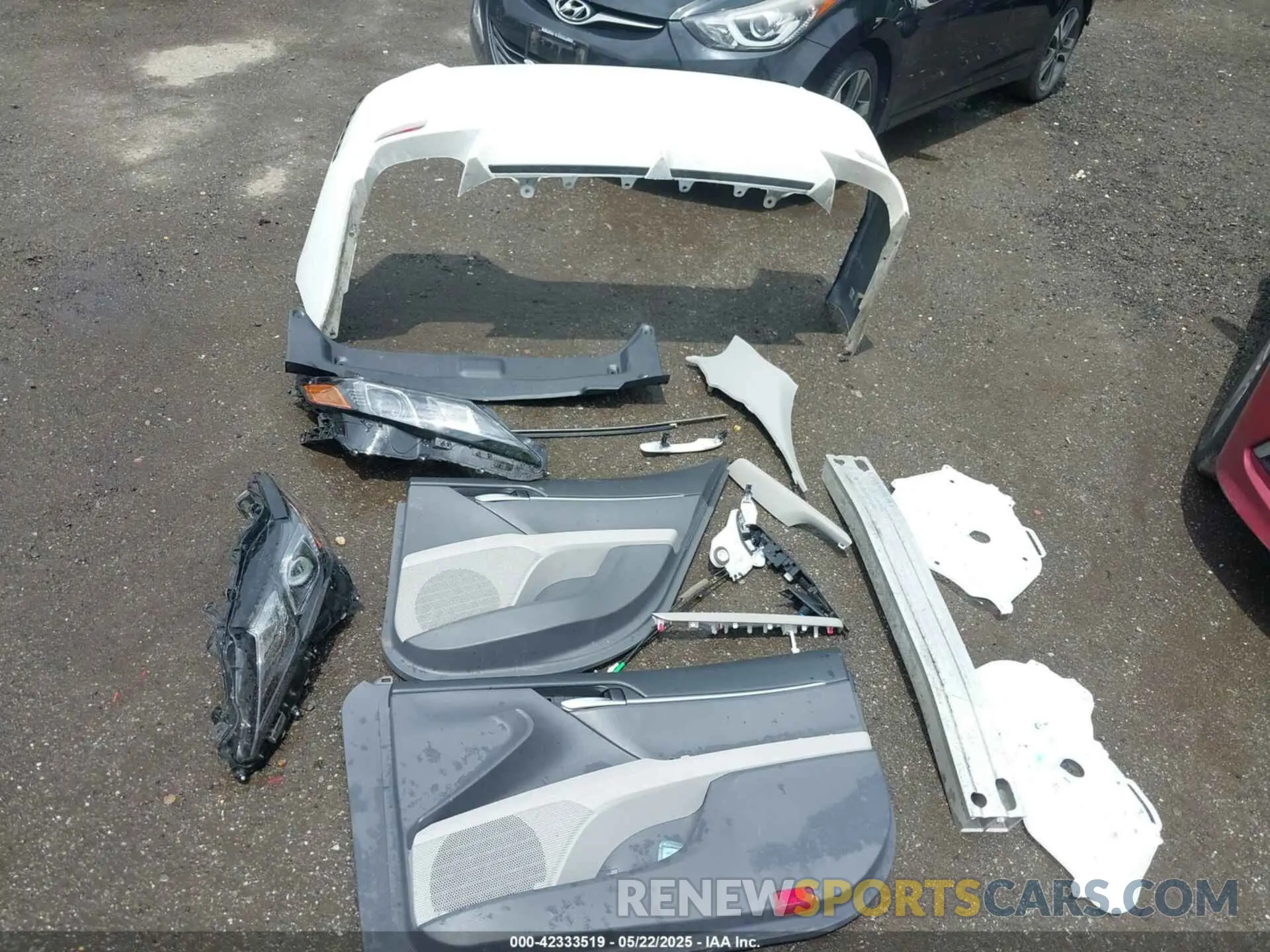 12 Photograph of a damaged car 4T1G11AKXMU497165 TOYOTA CAMRY 2021
