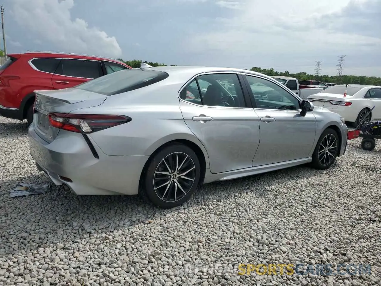 3 Фотография поврежденного автомобиля 4T1G11AKXMU517348 TOYOTA CAMRY 2021