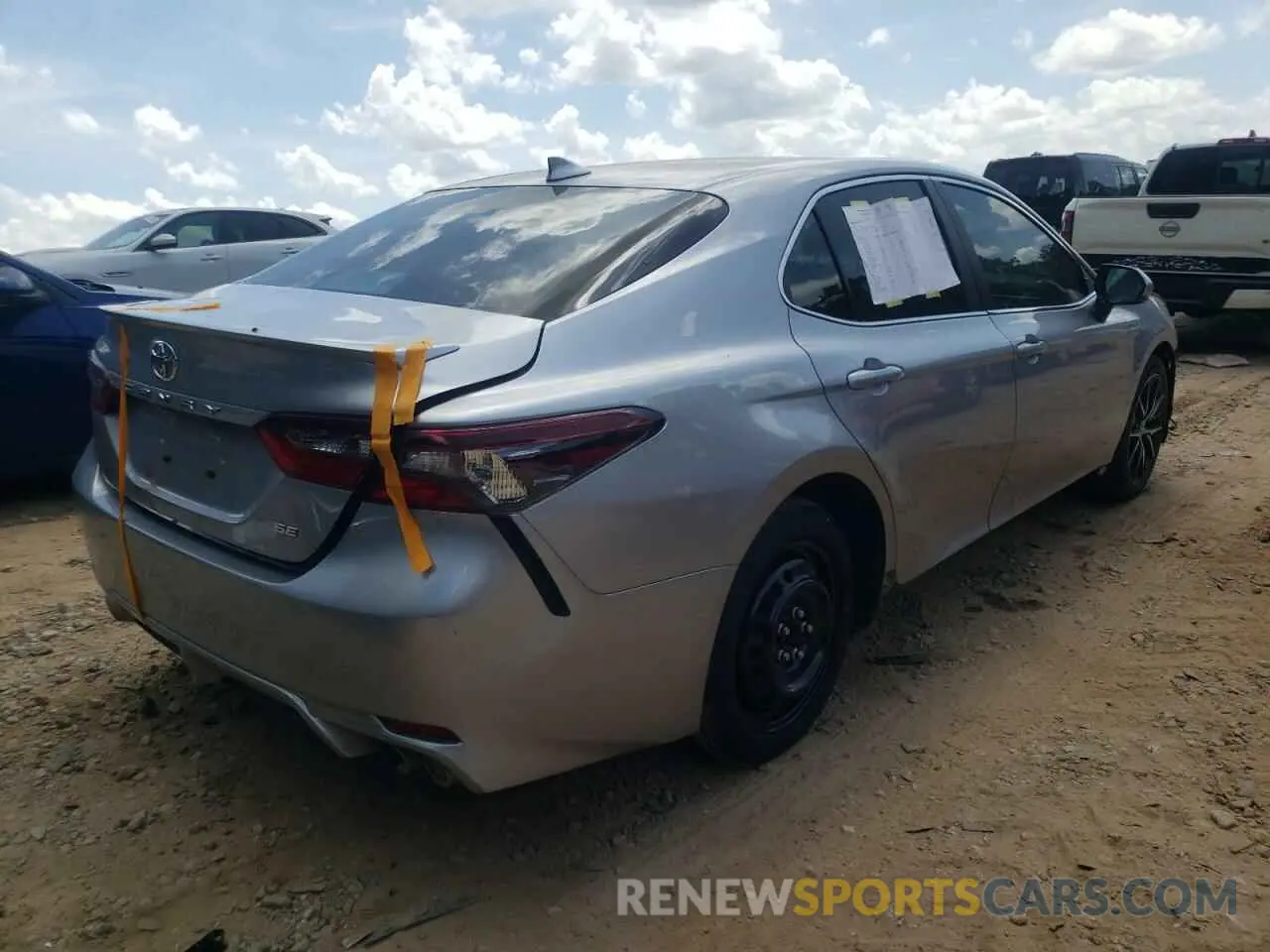 4 Фотография поврежденного автомобиля 4T1G11AKXMU529466 TOYOTA CAMRY 2021