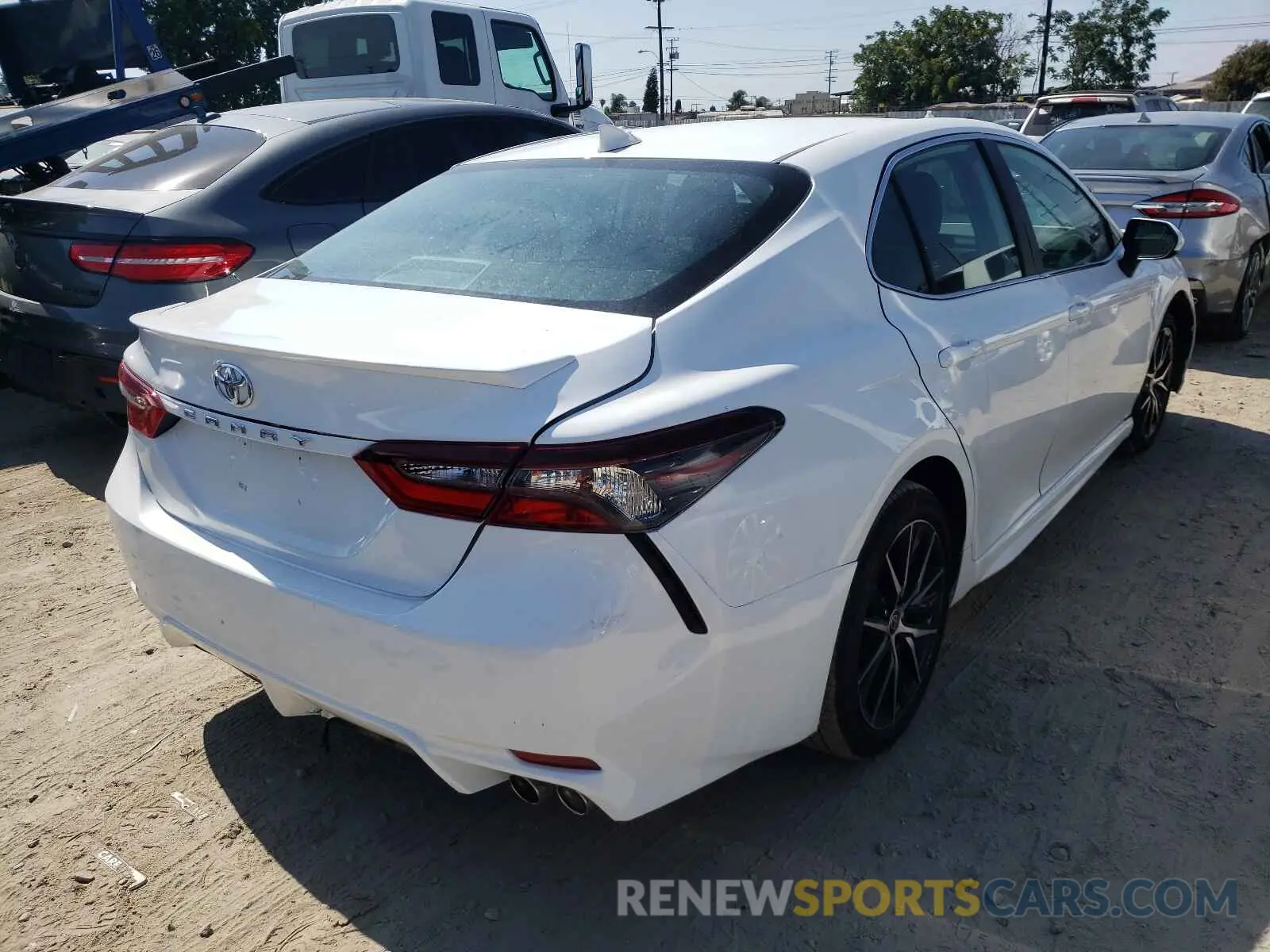 4 Фотография поврежденного автомобиля 4T1G11AKXMU532853 TOYOTA CAMRY 2021