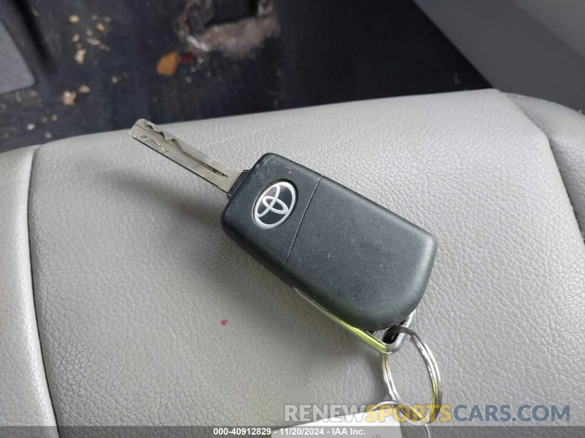 11 Photograph of a damaged car 4T1G11AKXMU560622 TOYOTA CAMRY 2021