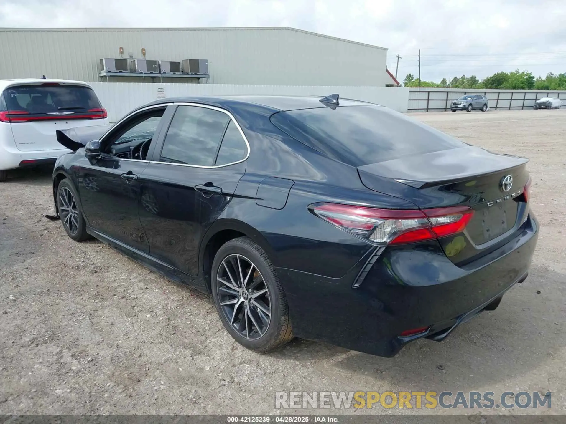 3 Photograph of a damaged car 4T1G11AKXMU600732 TOYOTA CAMRY 2021
