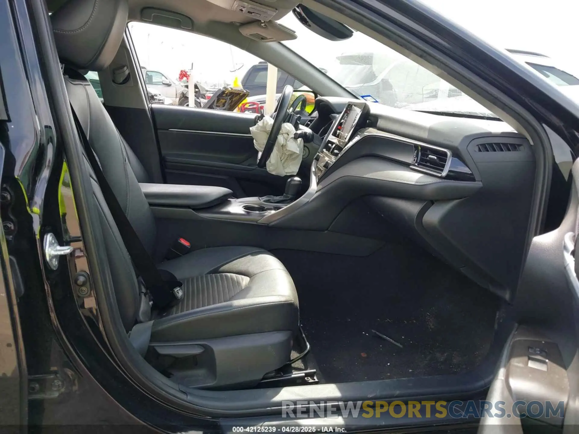 5 Photograph of a damaged car 4T1G11AKXMU600732 TOYOTA CAMRY 2021